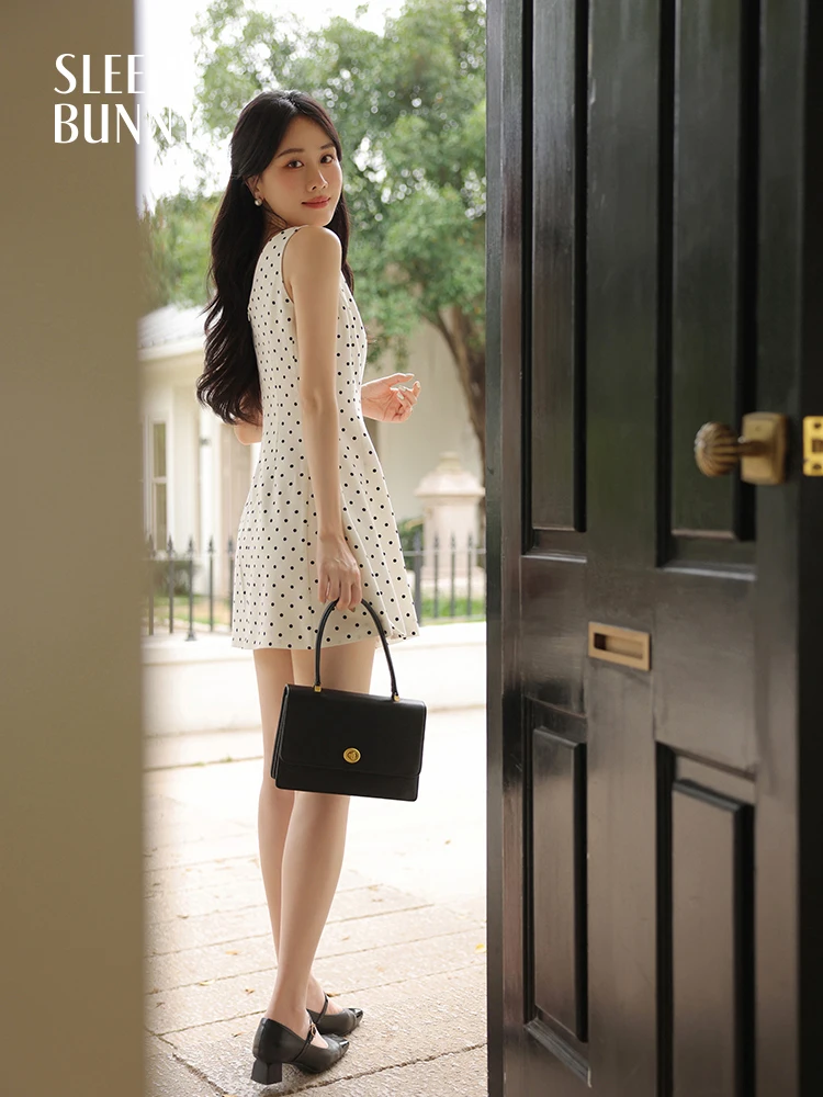 French Black Sleeveless Mini Dress Women Summer Slim Fit A-Line One-Shoulder Strap Dress Petite Elegant Casual Vacation Outfit
French Black Sleeveless Mini Dress Women Summer Slim Fit A-Line One-Shoulder Strap Dress Petite Elegant Casual Vacation Outfit