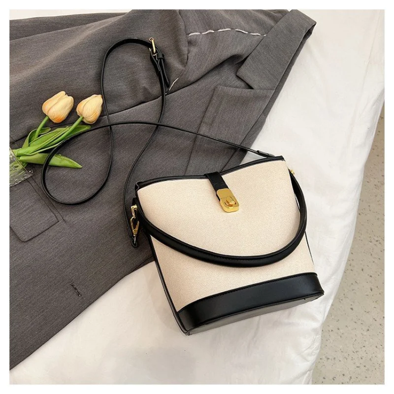 High-End Luxury Brand Leather Women's Handbag Elegant Crossbody Bag Popular Classic Trendy Design Casual Vintage Commuter Bag
High-End Luxury Brand Leather Women's Handbag Elegant Crossbody Bag Popular Classic Trendy Design Casual Vintage Commuter Bag