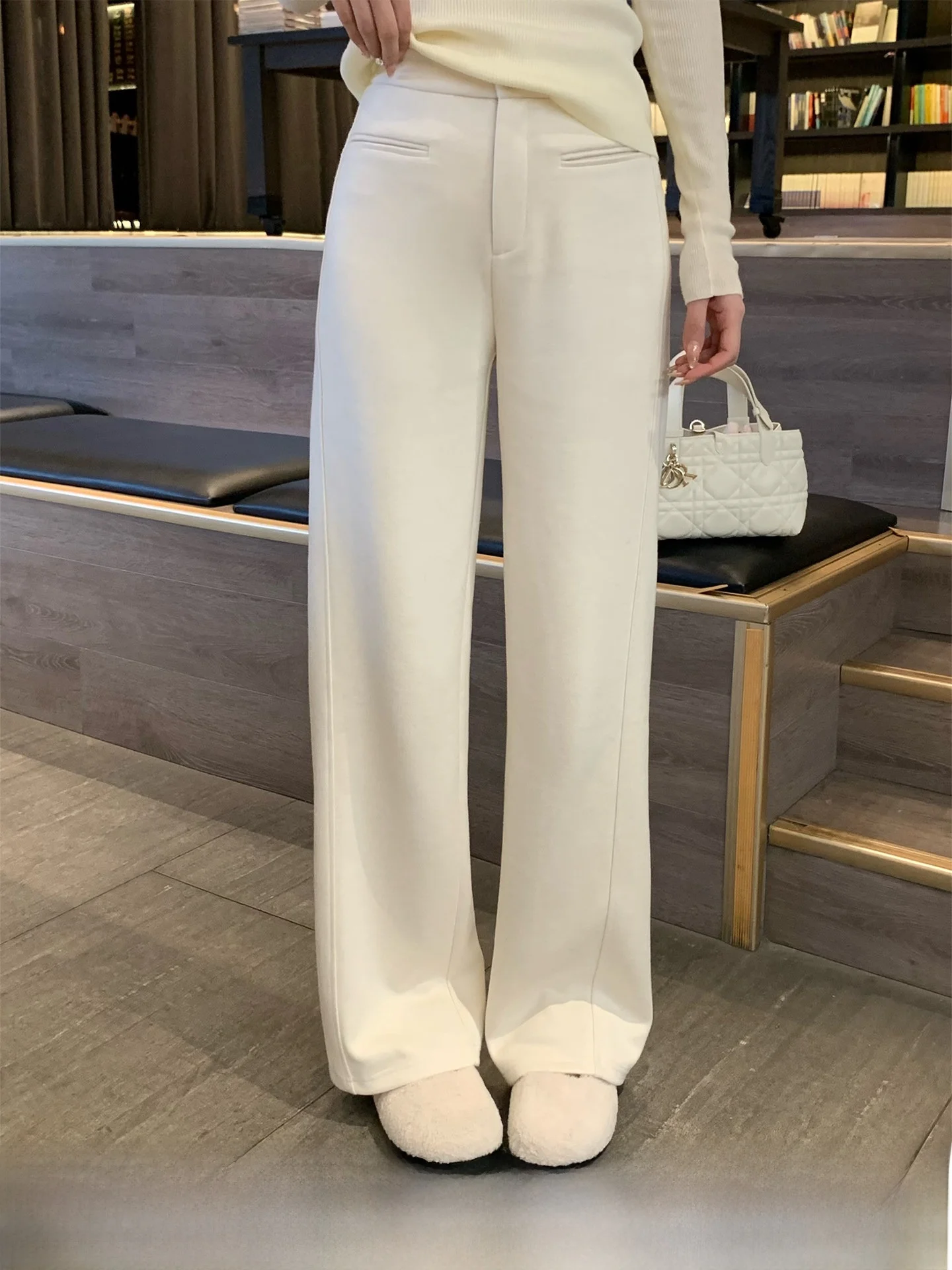 Зимние роскошные шерстяные вязаные повседневные брюки Kun для женщин: свободные, прямые, комфортные, теплые, с застежкой-молнией на талии
Зимние роскошные шерстяные вязаные повседневные брюки Kun для женщин: свободные, прямые, комфортные, теплые, с застежкой-молнией на талии