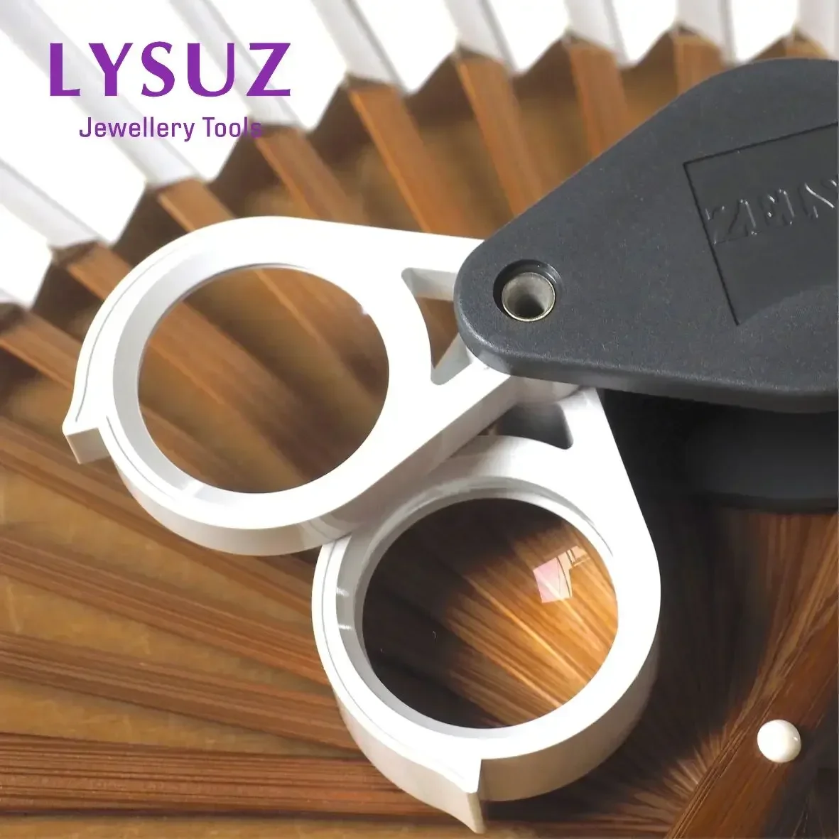 Оригинальная Loupe Zeiss D36 3X 6X 9X Апланатическая ахроматическая карманная лупа с бриллиантами и драгоценными камнями, ювелирные изделия, монеты, антикварные часы
Оригинальная Loupe Zeiss D36 3X 6X 9X Апланатическая ахроматическая карманная лупа с бриллиантами и драгоценными камнями, ювелирные изделия, монеты, антикварные часы