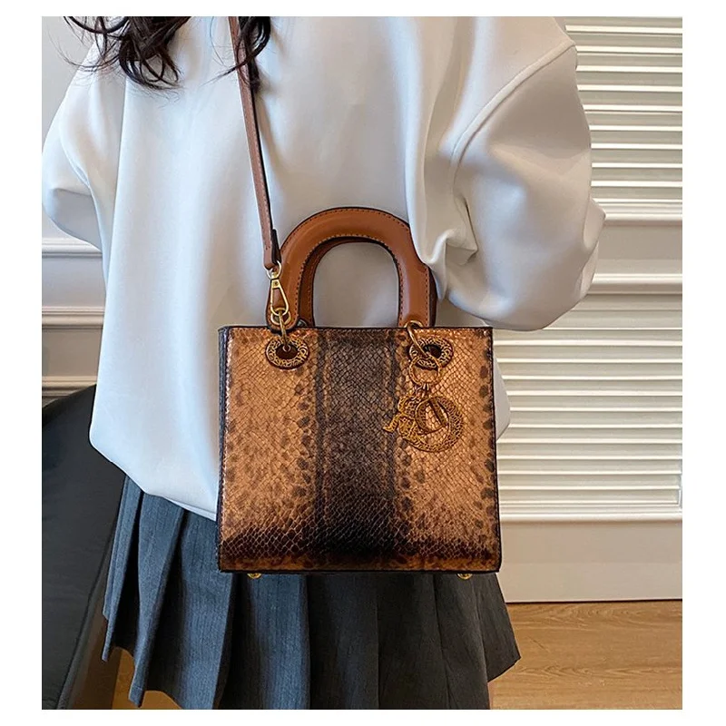 Luxury Women's Hand Bags Made Of Premium Leather Boasting Casual Famous Spacious Soft Daily Refined Style
Luxury Women's Hand Bags Made Of Premium Leather Boasting Casual Famous Spacious Soft Daily Refined Style