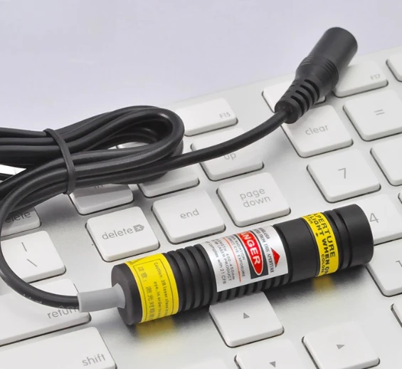 Зеленый лазерный модуль 532 нм с ИК-фильтром для лазерных узоров звездного неба, креста и линии
Зеленый лазерный модуль 532 нм с ИК-фильтром для лазерных узоров звездного неба, креста и линии