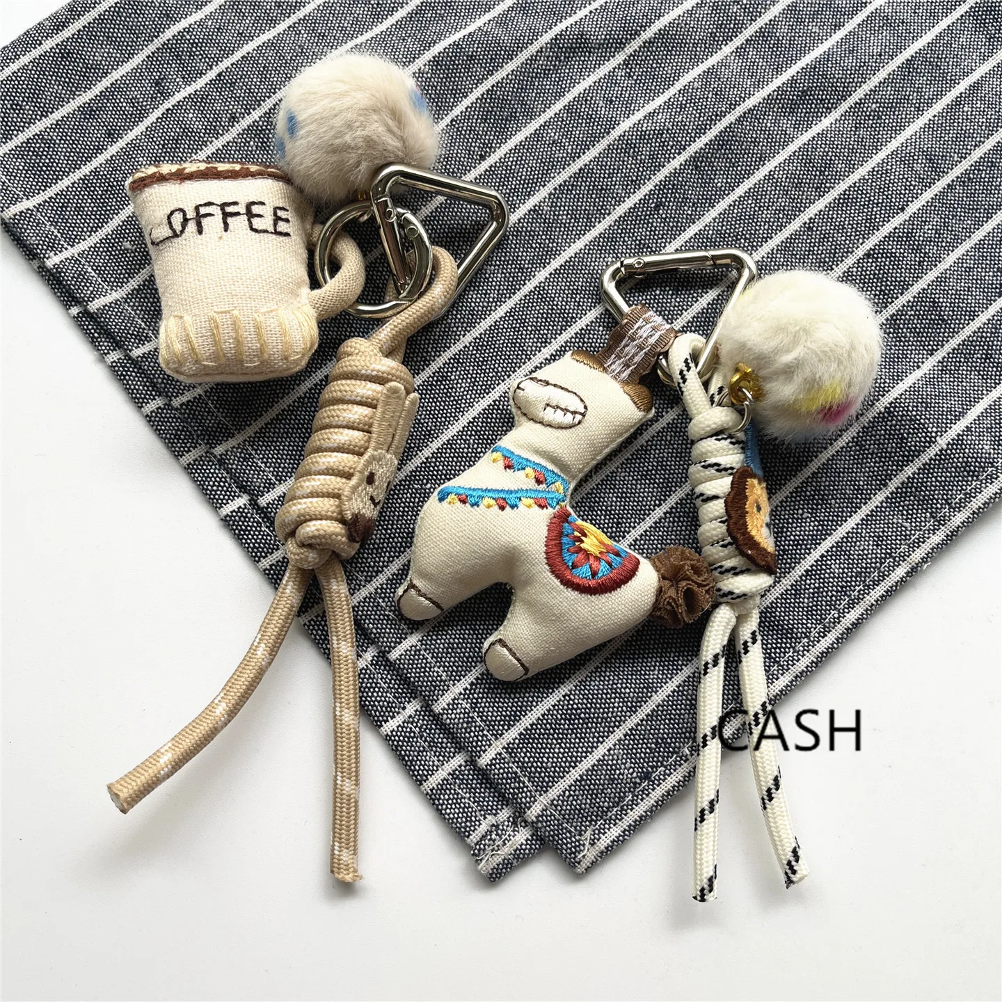 Keychains Accessories Fabric Key Organizer Cartoon Key Ring Holder Vintage Keychain for Bags Premium Bag Body Kit Pendant
Keychains Accessories Fabric Key Organizer Cartoon Key Ring Holder Vintage Keychain for Bags Premium Bag Body Kit Pendant