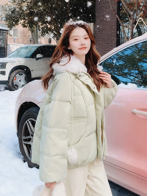 Женская короткая пуховая куртка белого цвета с капюшоном из натурального кроличьего меха, теплая, повседневная, свободного кроя, зимнее пальто на молнии
Женская короткая пуховая куртка белого цвета с капюшоном из натурального кроличьего меха, теплая, повседневная, свободного кроя, зимнее пальто на молнии