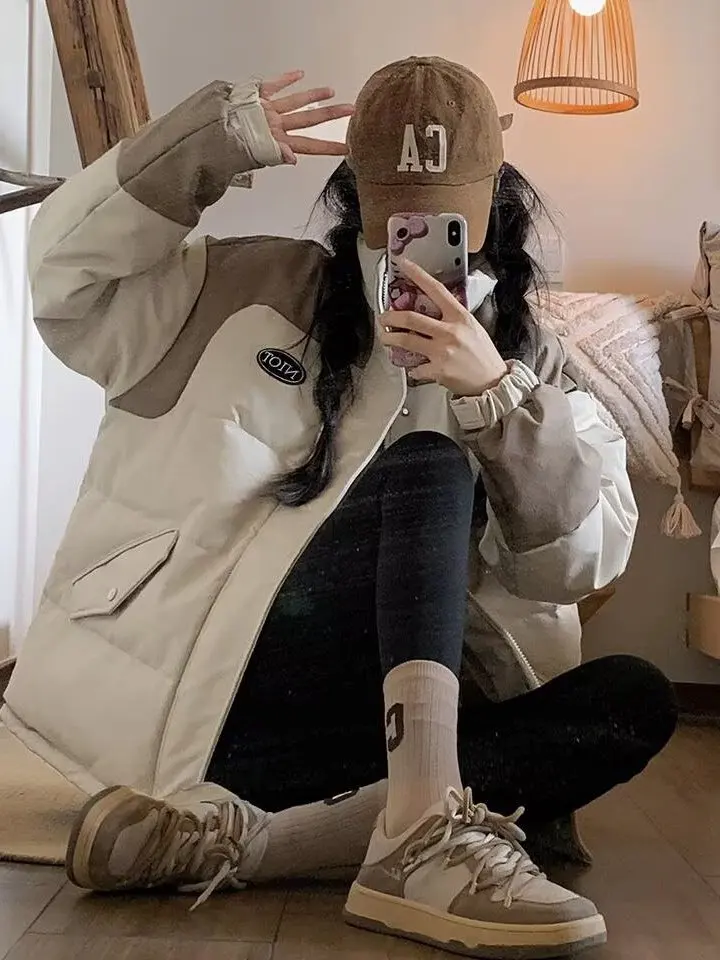 Американский ретро-пуховик с цветными вставками, новая весенняя свободная хлопковая куртка для студентов, модная женская верхняя одежда в стиле оверсайз
Американский ретро-пуховик с цветными вставками, новая весенняя свободная хлопковая куртка для студентов, модная женская верхняя одежда в стиле оверсайз