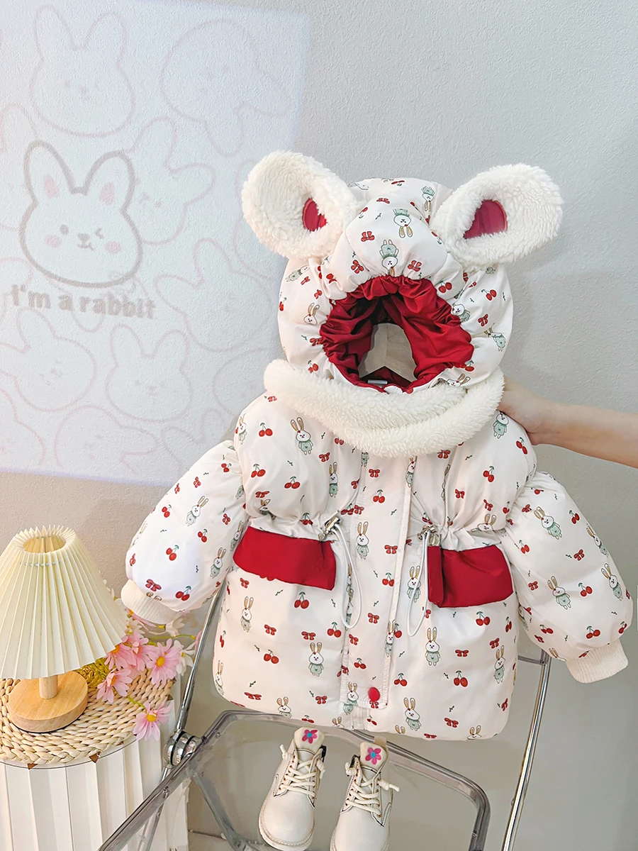 Зимняя одежда для девочек из хлопка Thiened, новинка 2024 года, модное теплое зимнее пальто с капюшоном для маленьких девочек, повседневный стиль
Зимняя одежда для девочек из хлопка Thiened, новинка 2024 года, модное теплое зимнее пальто с капюшоном для маленьких девочек, повседневный стиль