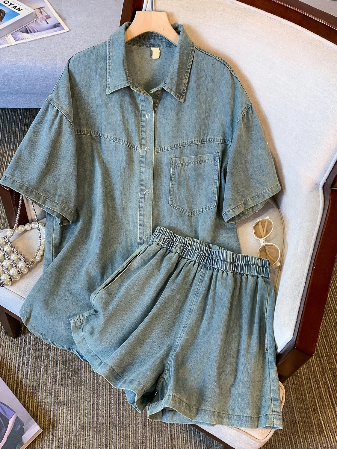 Summer Design Sensation Loose Fit Slimming Denim Short Sleeve Shirt And Shorts Two Piece Set Fashionable Women's Neck
Summer Design Sensation Loose Fit Slimming Denim Short Sleeve Shirt And Shorts Two Piece Set Fashionable Women's Neck