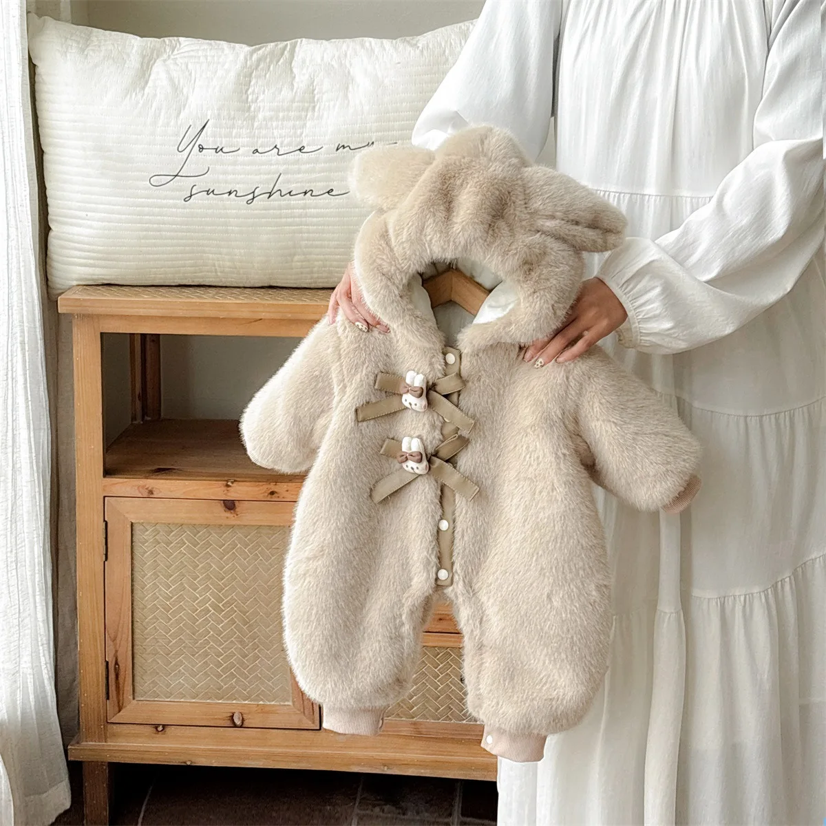 New Winter Toddler Girls Bodysuits Rabbit Applique Baby Girls Fur Jumpsuits Thicken Warm Newborn Girls Jumpsuits Overalls
New Winter Toddler Girls Bodysuits Rabbit Applique Baby Girls Fur Jumpsuits Thicken Warm Newborn Girls Jumpsuits Overalls