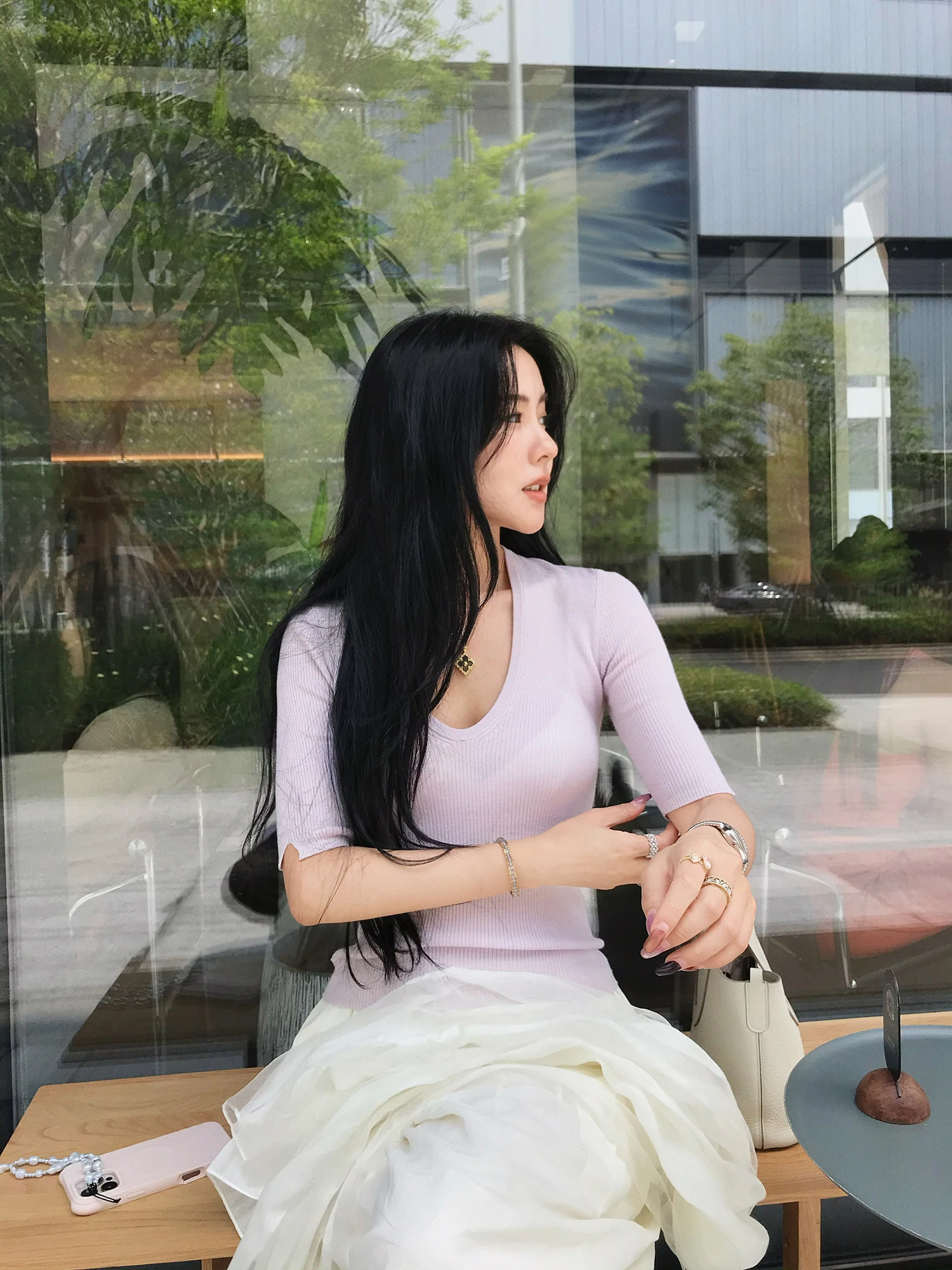 EAR RAE Slimming 100 Wool V-Neck Half Sleeve Paper Thin Base Shirt Women's Knitted Sweater Simple Style Tight Fit Summer Regular
EAR RAE Slimming 100 Wool V-Neck Half Sleeve Paper Thin Base Shirt Women's Knitted Sweater Simple Style Tight Fit Summer Regular