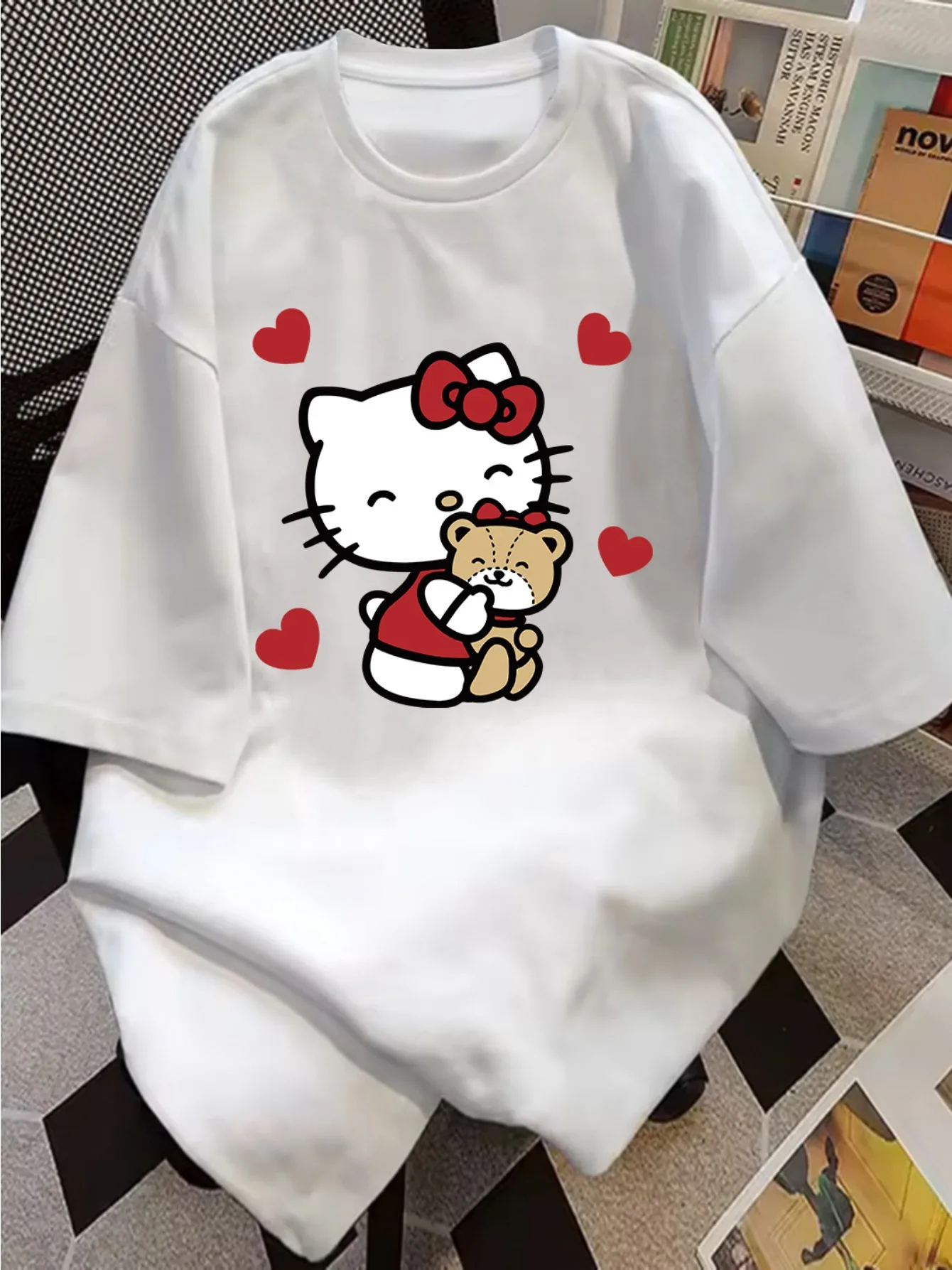 Sanrio Hello Kitty Cute Cartoon Printed Women's T-Shirt Crew Neck Short Sleeve Spring/Summer Casual Wear
Sanrio Hello Kitty Cute Cartoon Printed Women's T-Shirt Crew Neck Short Sleeve Spring/Summer Casual Wear