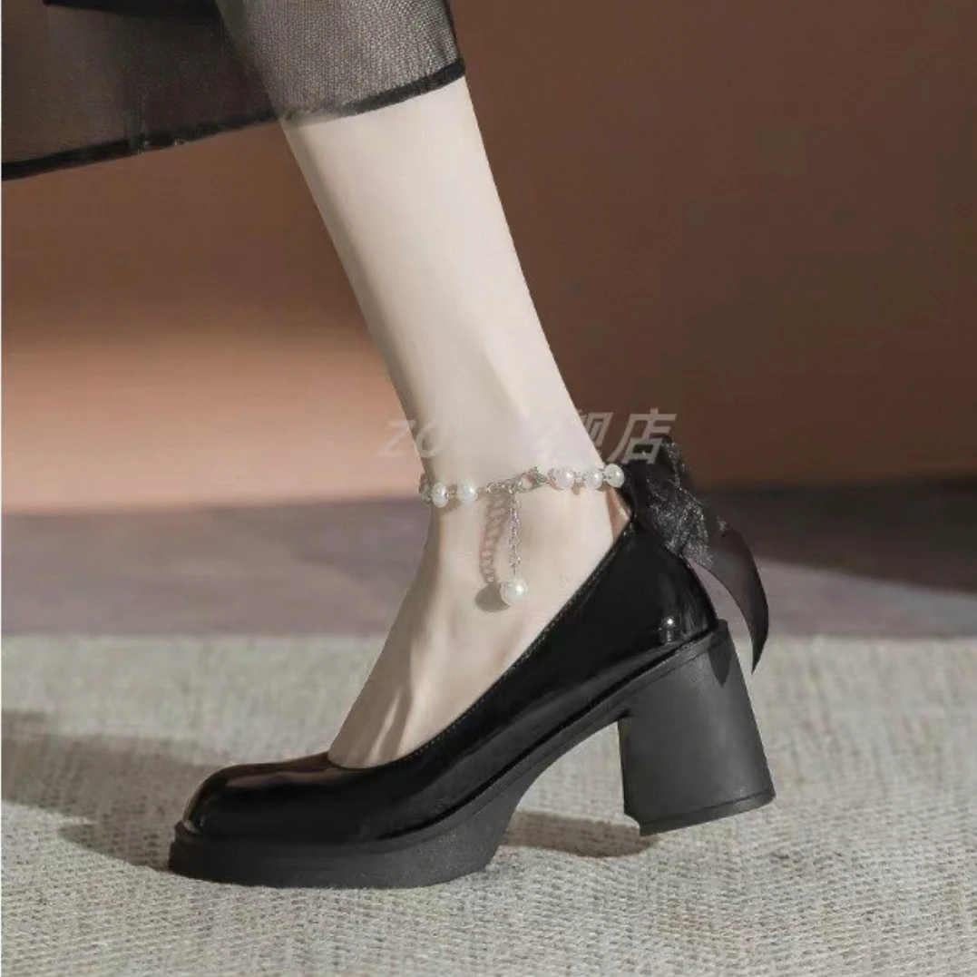 Mary Jane Pumps 2026 Summer Fashion French Style Pearl Decorated Leather High Heels Women Shoes Versatile Wear
Mary Jane Pumps 2026 Summer Fashion French Style Pearl Decorated Leather High Heels Women Shoes Versatile Wear