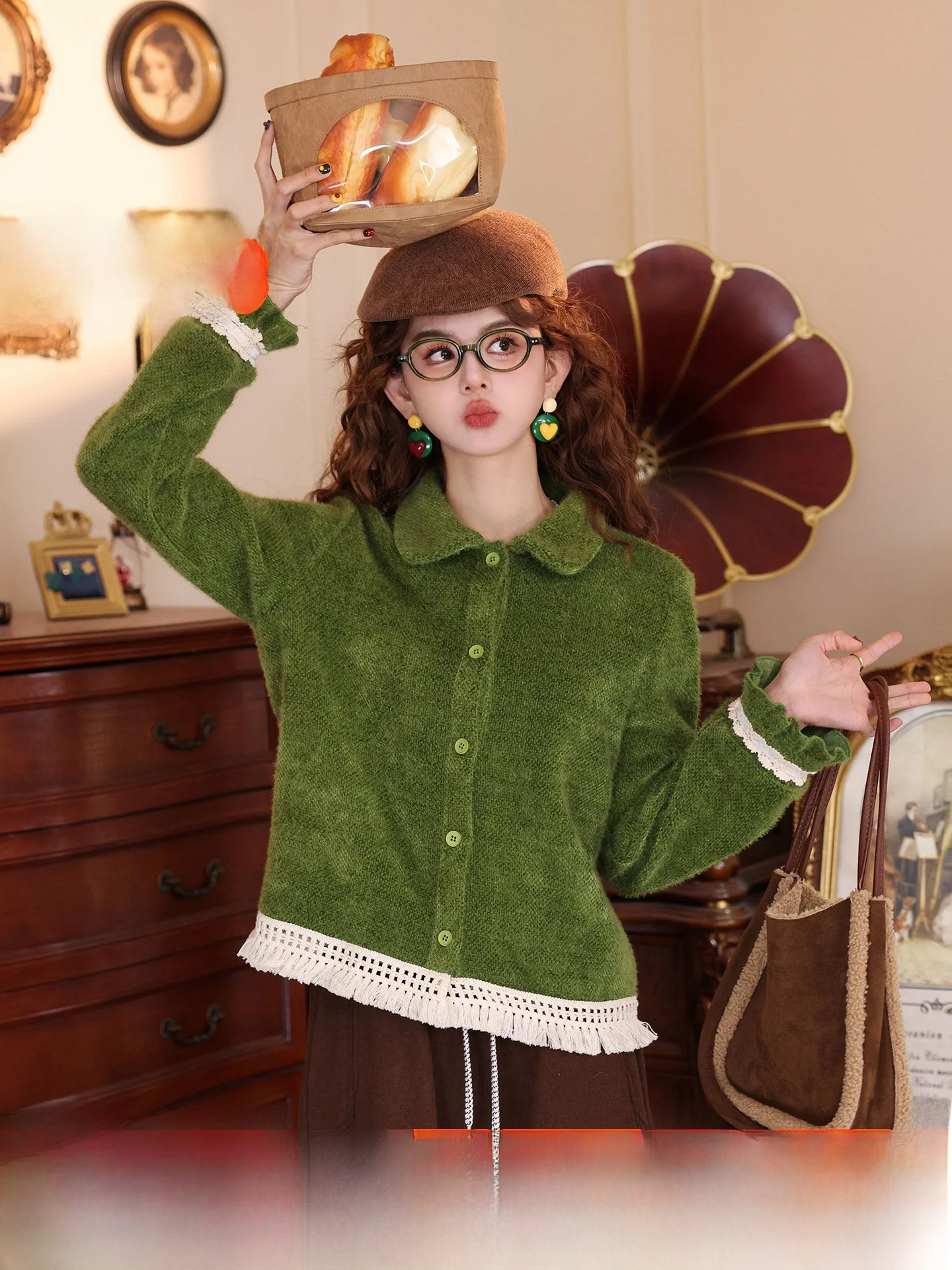 Chen Jiajie New Tea Float een Long Sve irt Women's Thiened Splicing Autumn Winter Faionable Top Polyester Fiber
Chen Jiajie New Tea Float een Long Sve irt Women's Thiened Splicing Autumn Winter Faionable Top Polyester Fiber
