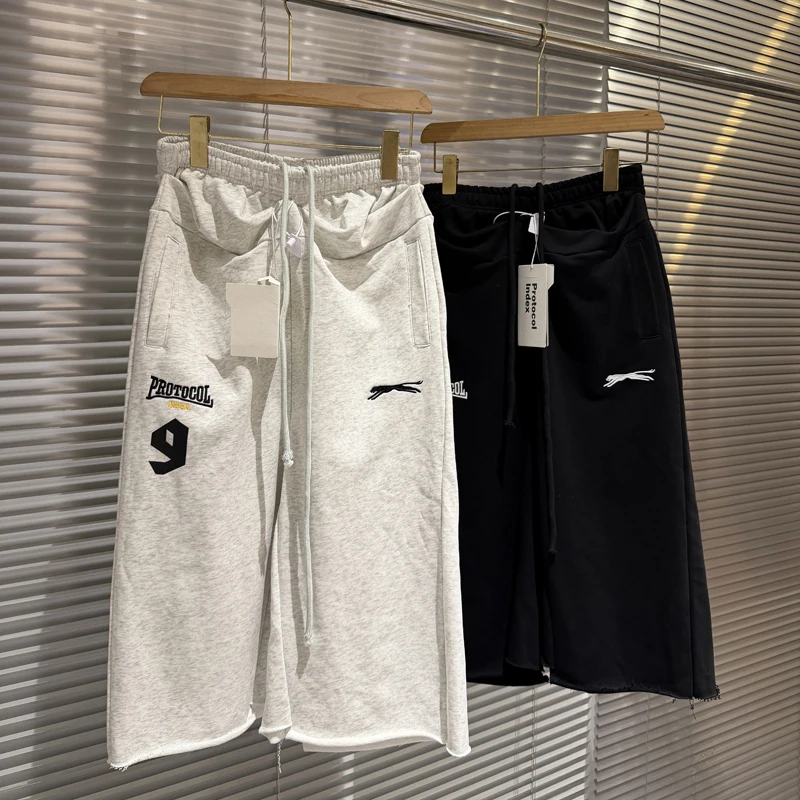 Real Shooting Videos High Quality Protocol Index Sweatpants Calf-Length Pants Outdoor Comfort Casual Pants
Real Shooting Videos High Quality Protocol Index Sweatpants Calf-Length Pants Outdoor Comfort Casual Pants