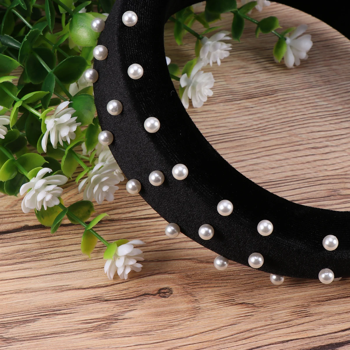 Premium Fabric Pearl Decor Large Rims Hair Hoop For Woman Lady Adult Black Headband
Premium Fabric Pearl Decor Large Rims Hair Hoop For Woman Lady Adult Black Headband
