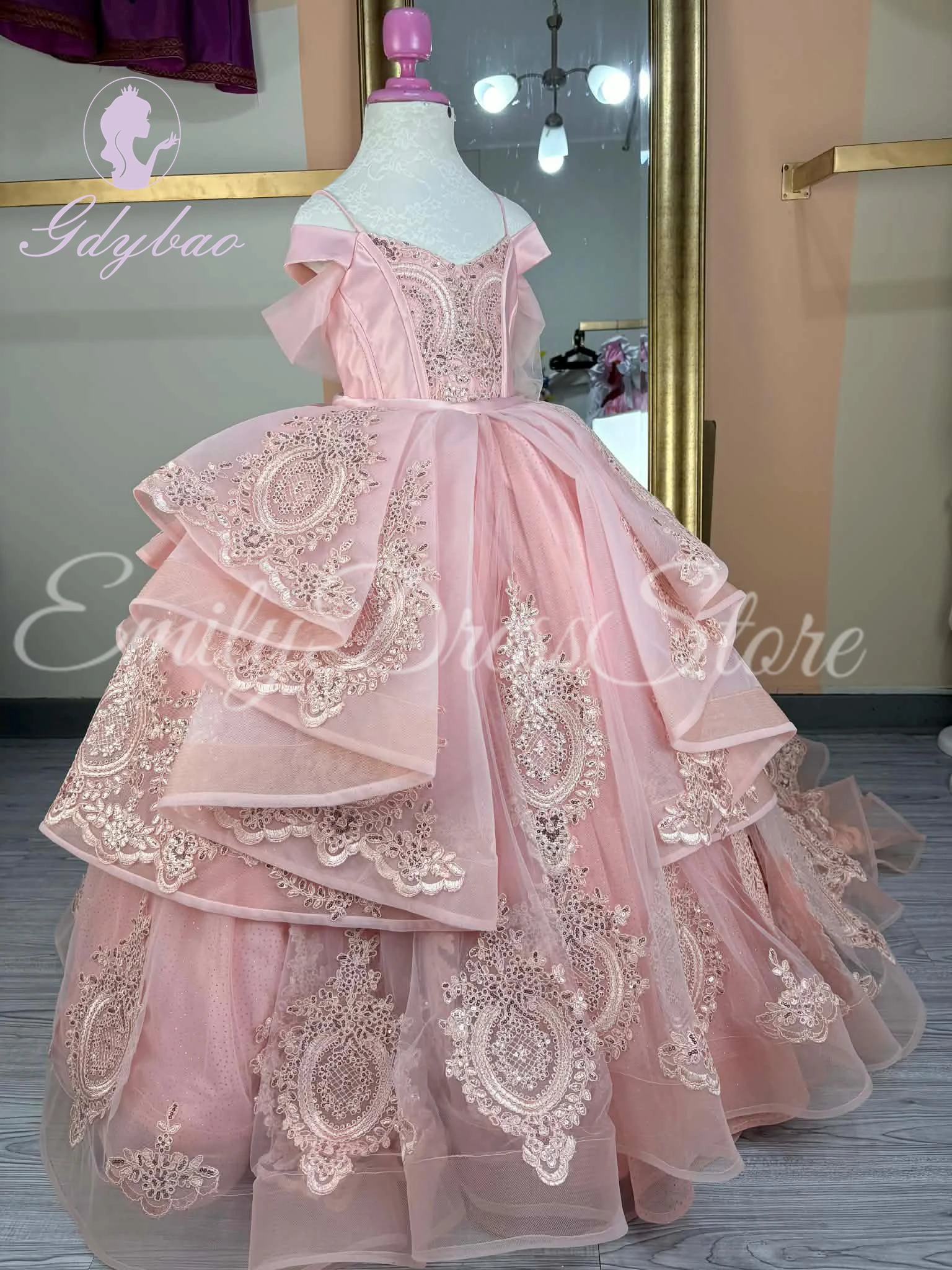 Customized Pink Flower Girl Dress for Wedding Puffy Luxury Gold Sequins Lace Tulle with Bow Kids Birthday First Communion Gown
Customized Pink Flower Girl Dress for Wedding Puffy Luxury Gold Sequins Lace Tulle with Bow Kids Birthday First Communion Gown