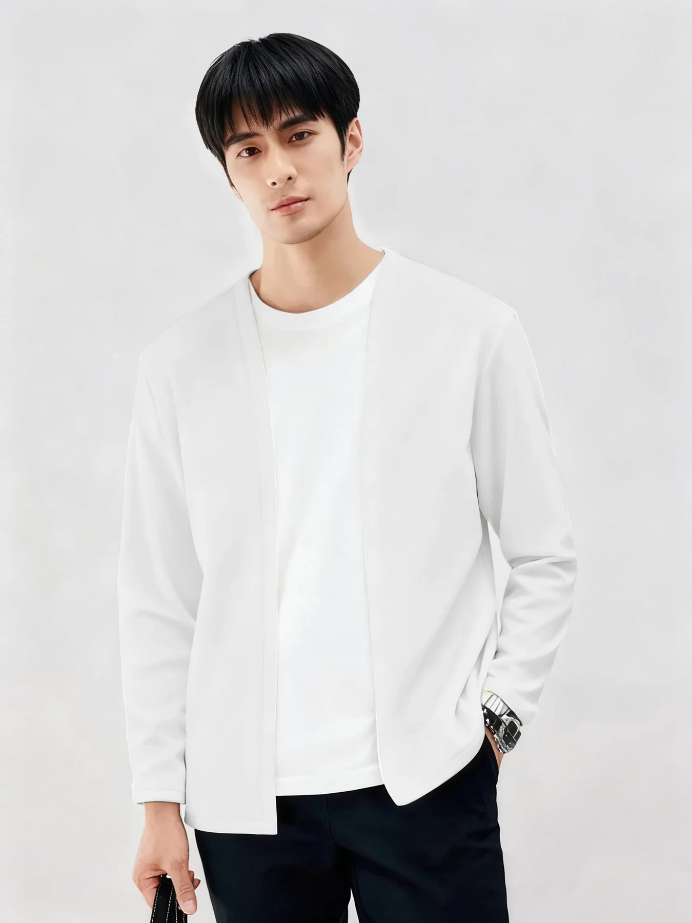 Spring and autumn lightweight breathable solid color cardigan, long sleeves, slim fit, versatile and fashionable cardigan
Spring and autumn lightweight breathable solid color cardigan, long sleeves, slim fit, versatile and fashionable cardigan