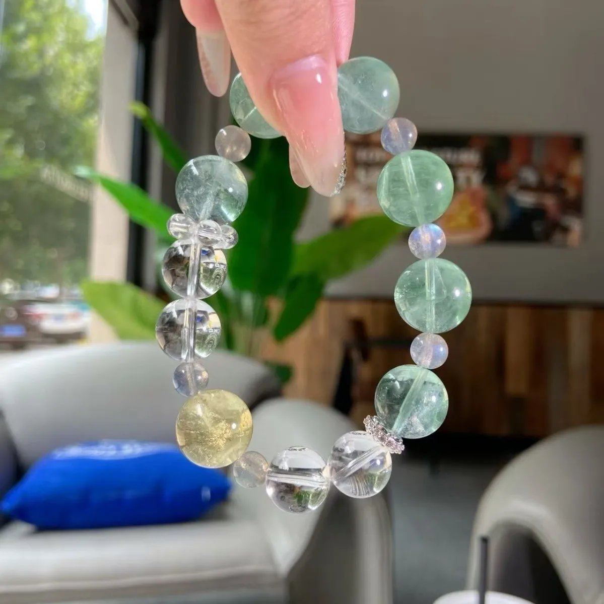 Natural Duobao Crystal Bracelet, White Crystal Green Fluorite Light Luxury Fashion Bracelet Original Design
Natural Duobao Crystal Bracelet, White Crystal Green Fluorite Light Luxury Fashion Bracelet Original Design