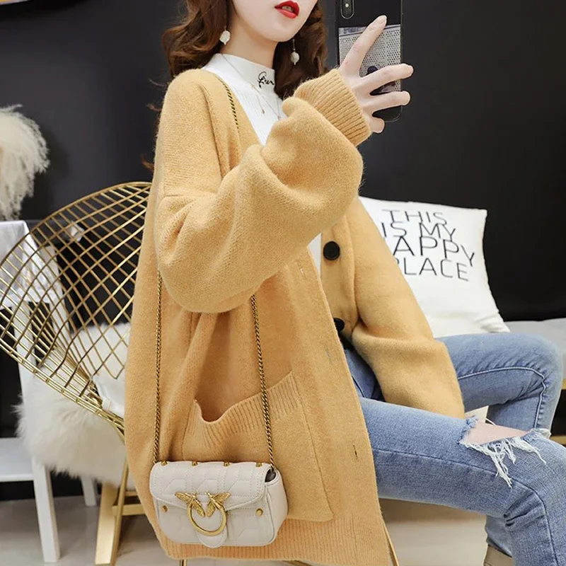Korean Solid color Women V-neck Knit Cardigan Long sleeve Single-breasted Autumn Loose Big pockets Casual Knitted Sweater Tops
Korean Solid color Women V-neck Knit Cardigan Long sleeve Single-breasted Autumn Loose Big pockets Casual Knitted Sweater Tops