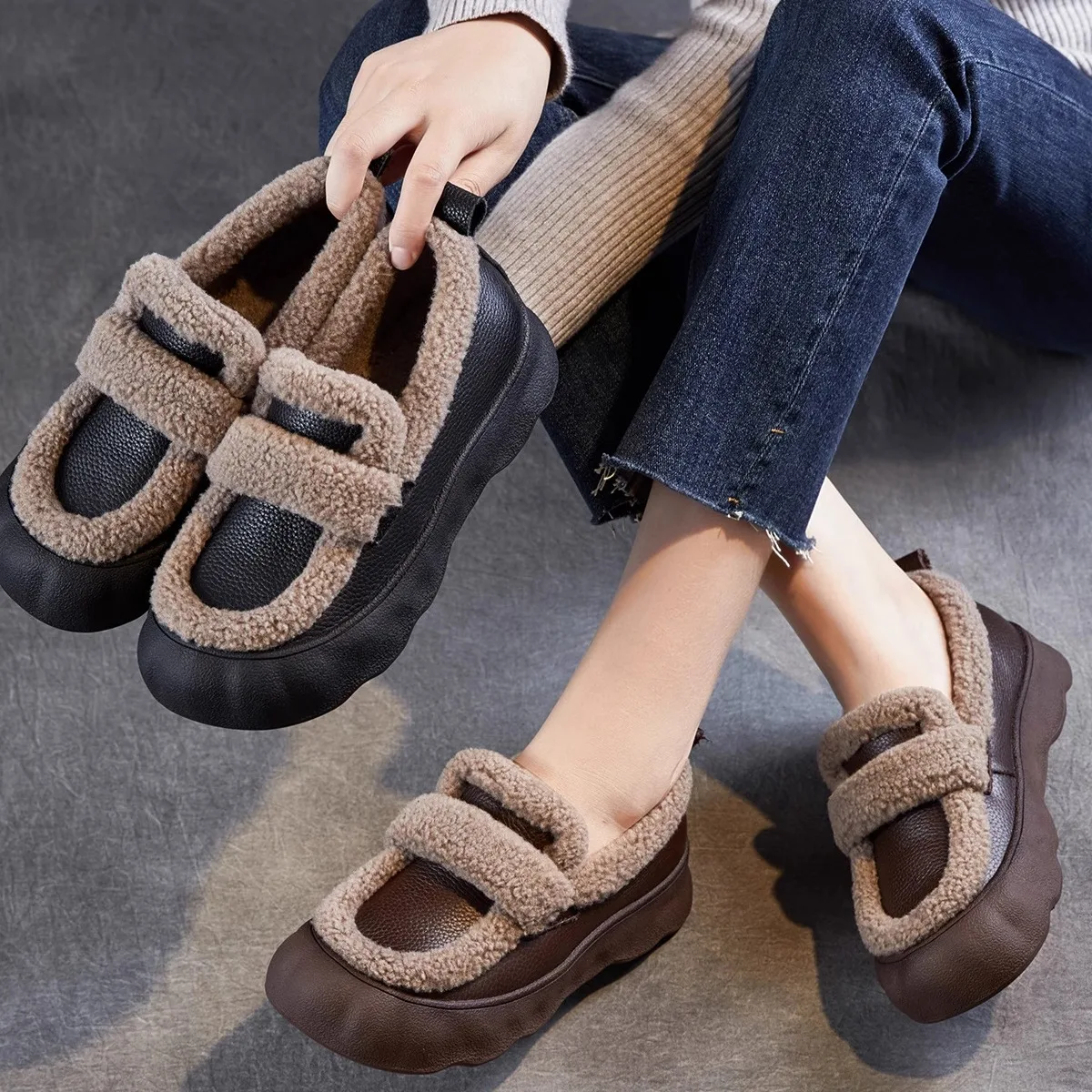 Women's Genuine Leather Slip-On Loafers Warm Fleece Lined Retro All-Match Autumn Winter Comfortable Casual Shoes
Women's Genuine Leather Slip-On Loafers Warm Fleece Lined Retro All-Match Autumn Winter Comfortable Casual Shoes