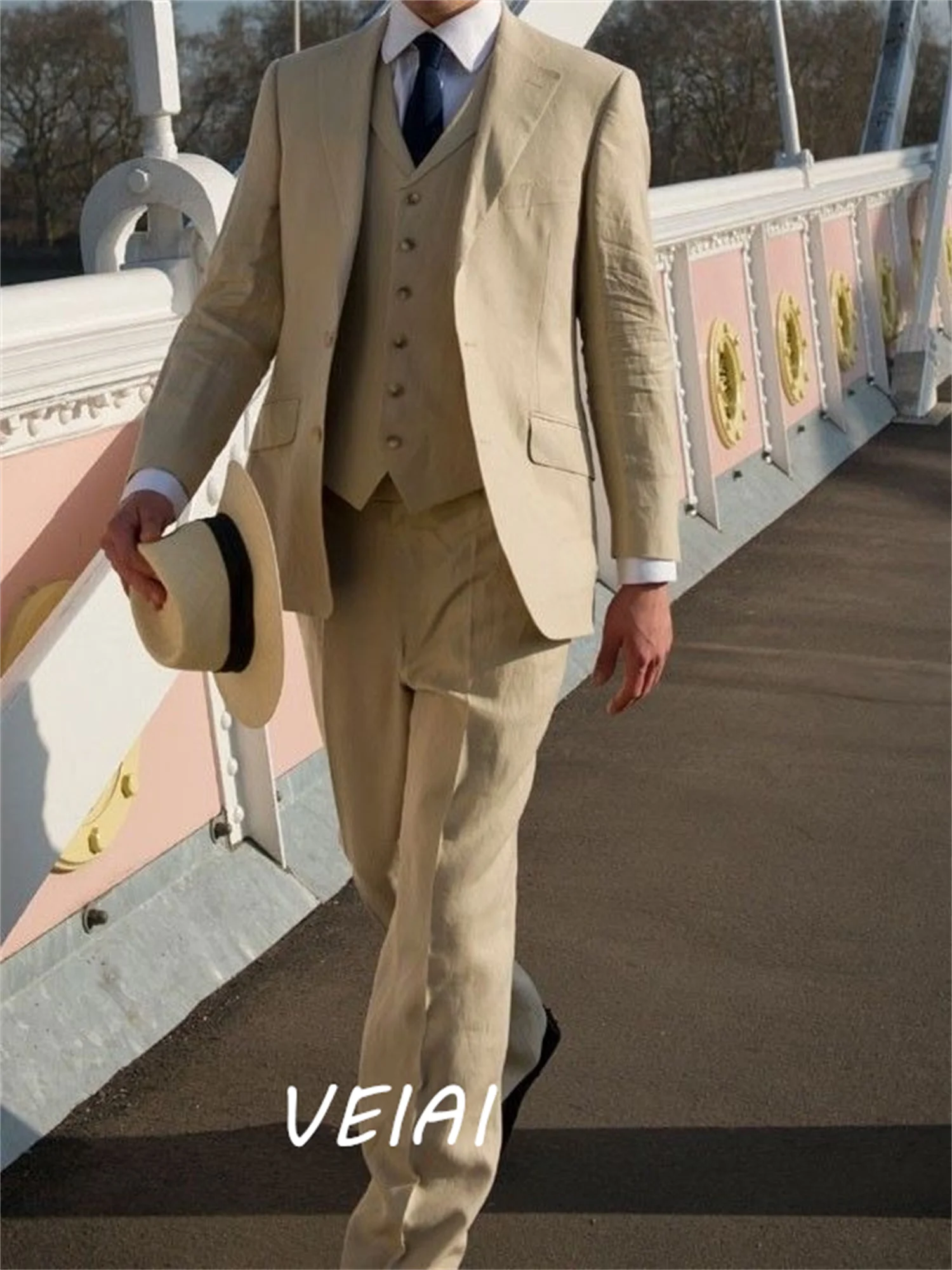 Customized Latest Coat Pant Designs Beige Linen Men Suit Summer Beach Slim Fit 3 Piece Groom Tuxedo Custom Blazer Prom Suits Mas
Customized Latest Coat Pant Designs Beige Linen Men Suit Summer Beach Slim Fit 3 Piece Groom Tuxedo Custom Blazer Prom Suits Mas