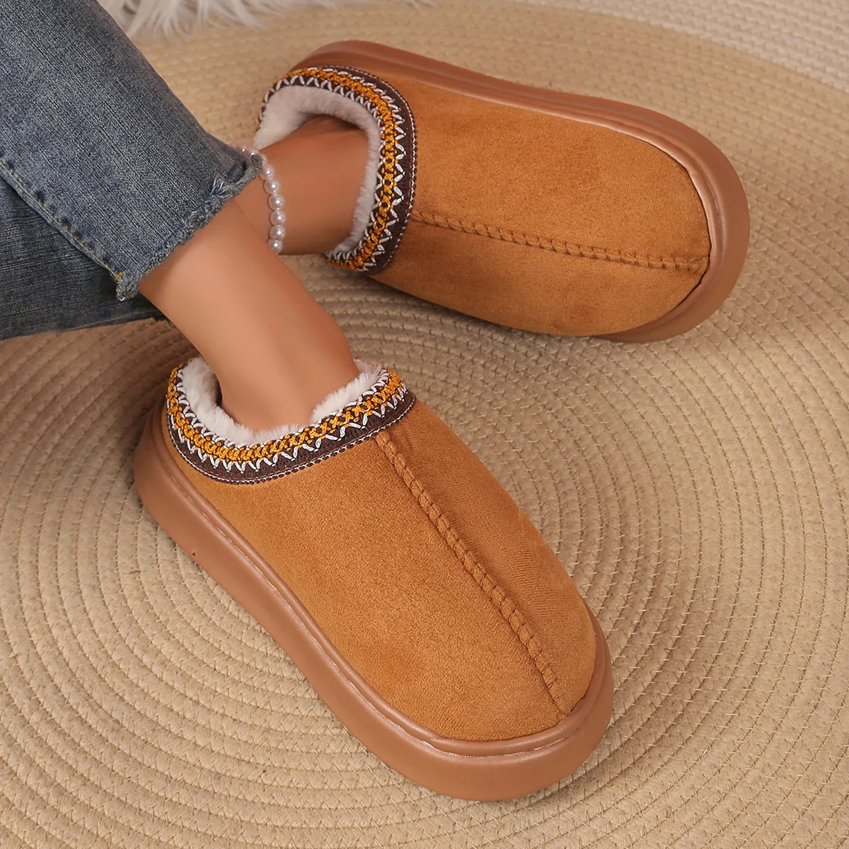 Men's High-End New Solid Color Faux Suede Patchwork Couple's Home Slippers, Thick-Soled, Non-Slip, Lightweight, Warm Cotton Slippers for Women
Men's High-End New Solid Color Faux Suede Patchwork Couple's Home Slippers, Thick-Soled, Non-Slip, Lightweight, Warm Cotton Slippers for Women