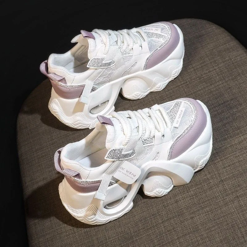 Women's Lightweight Breathable Dad Shoes Trendy Soft Soled Casual Versatile Sports Footwear for Spring And Summer
Women's Lightweight Breathable Dad Shoes Trendy Soft Soled Casual Versatile Sports Footwear for Spring And Summer