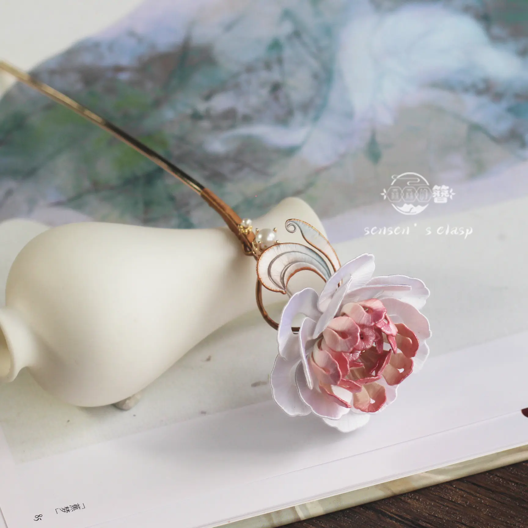 Original Intangible Cultural Heritage Twisted Flower Hair Stick, High-end Chinese-style Hair Accessories for Cheongsam
Original Intangible Cultural Heritage Twisted Flower Hair Stick, High-end Chinese-style Hair Accessories for Cheongsam