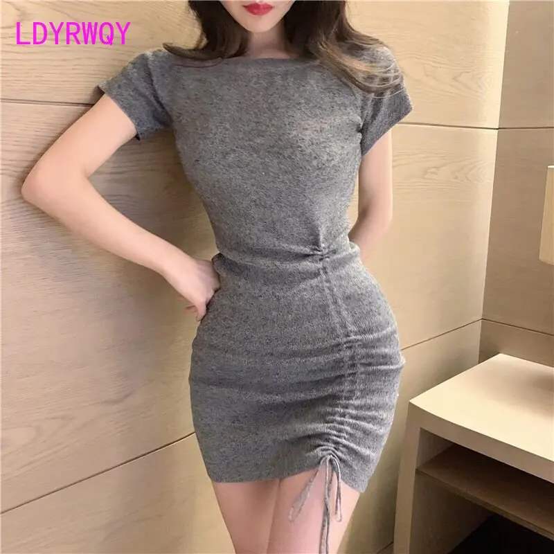 with pleated round neck dress Sexy waist closing and slim fitting Regular hip wrap for slimming and waist revealing
with pleated round neck dress Sexy waist closing and slim fitting Regular hip wrap for slimming and waist revealing