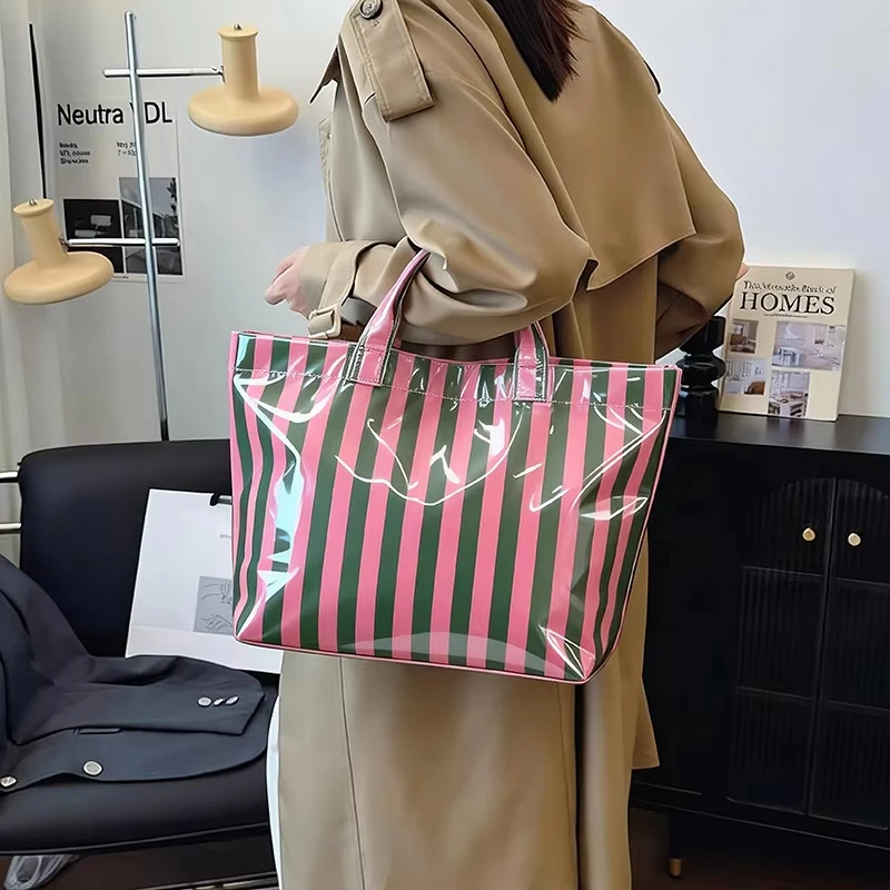 Women's Korean Striped Retro Large Capacity Leather Tote Bag Casual Waterproof Handbag High-Quality Luxury Portable Bag
Women's Korean Striped Retro Large Capacity Leather Tote Bag Casual Waterproof Handbag High-Quality Luxury Portable Bag