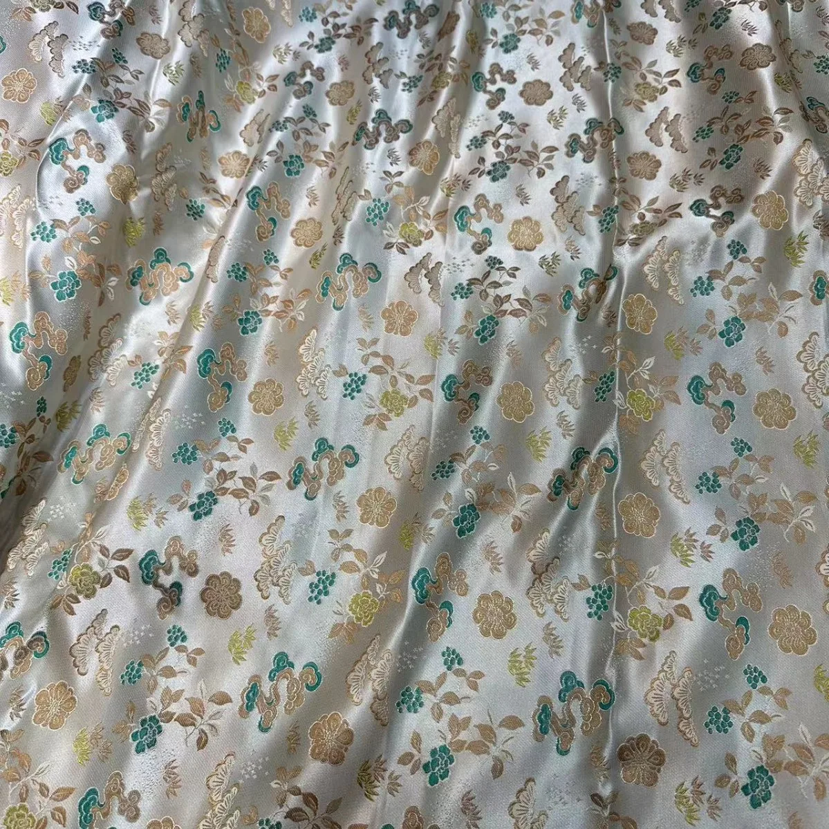 Woven Brocade Blended Song Dynasty 30 Silk 42 Momme140 Door Width New Chinese Coat Vest Bed Cover Cloth Fabric
Woven Brocade Blended Song Dynasty 30 Silk 42 Momme140 Door Width New Chinese Coat Vest Bed Cover Cloth Fabric