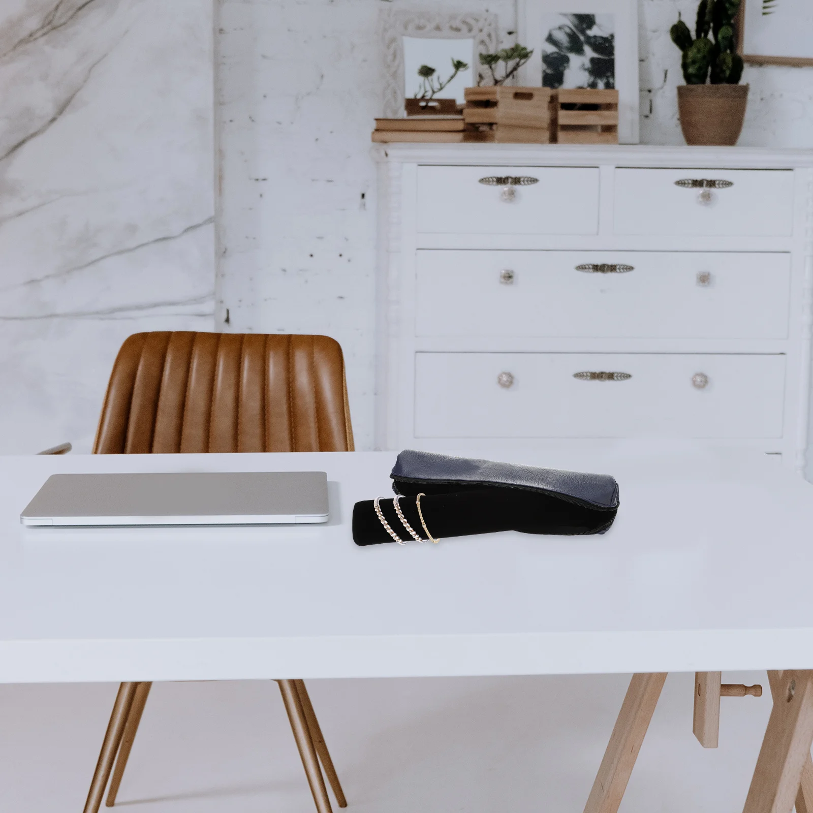 Сумка для хранения ювелирных изделий, браслетов, ПУ, темно-синяя съемная губка в рулоне, дорожный органайзер, сумка-держатель для браслетов
Сумка для хранения ювелирных изделий, браслетов, ПУ, темно-синяя съемная губка в рулоне, дорожный органайзер, сумка-держатель для браслетов