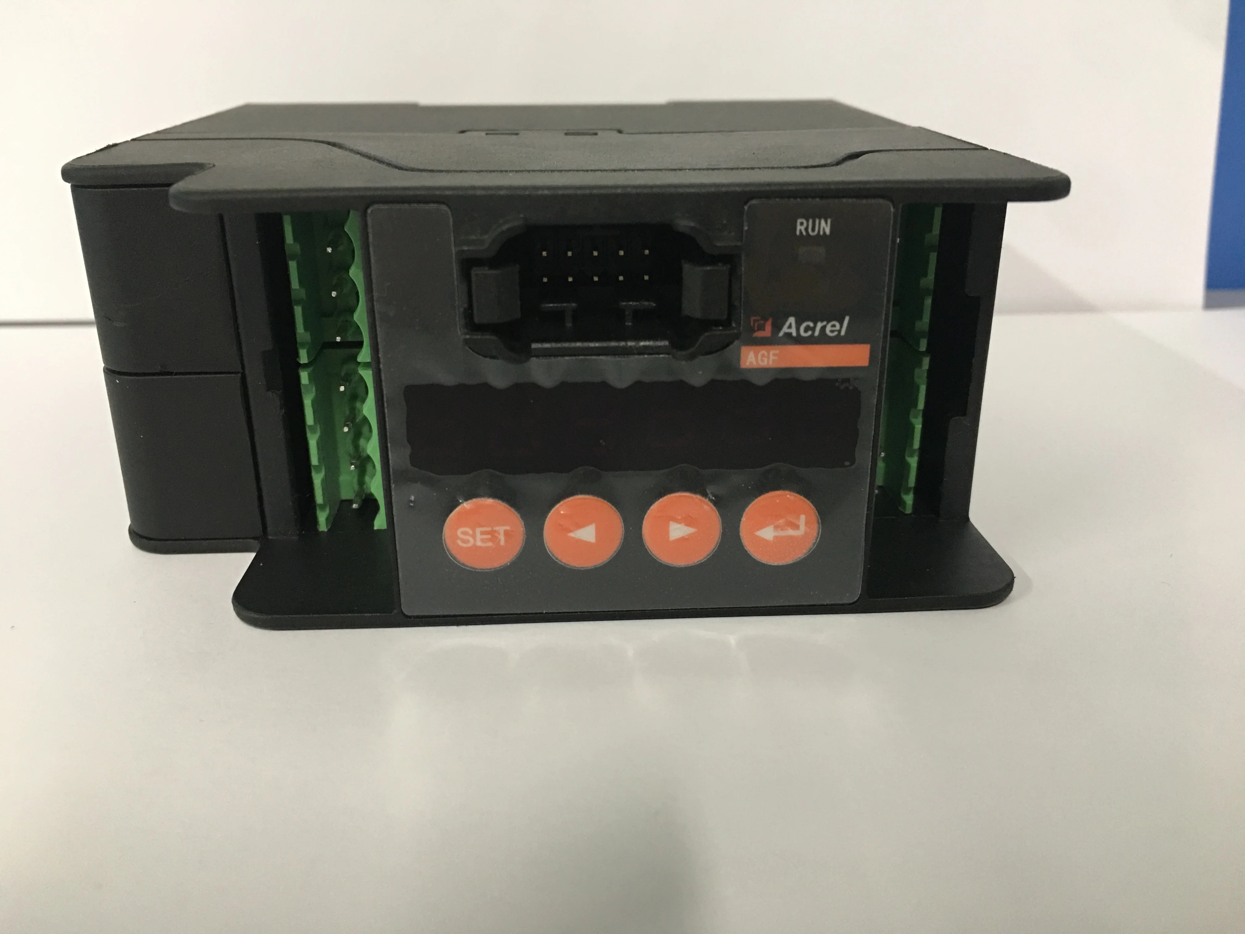 AGF-T Perforation type PV confluence acquisition device, 4-24 channels DC0-20A photovoltaic confluence detection, Modbus_RTU 
AGF-T Perforation type PV confluence acquisition device, 4-24 channels DC0-20A photovoltaic confluence detection, Modbus_RTU