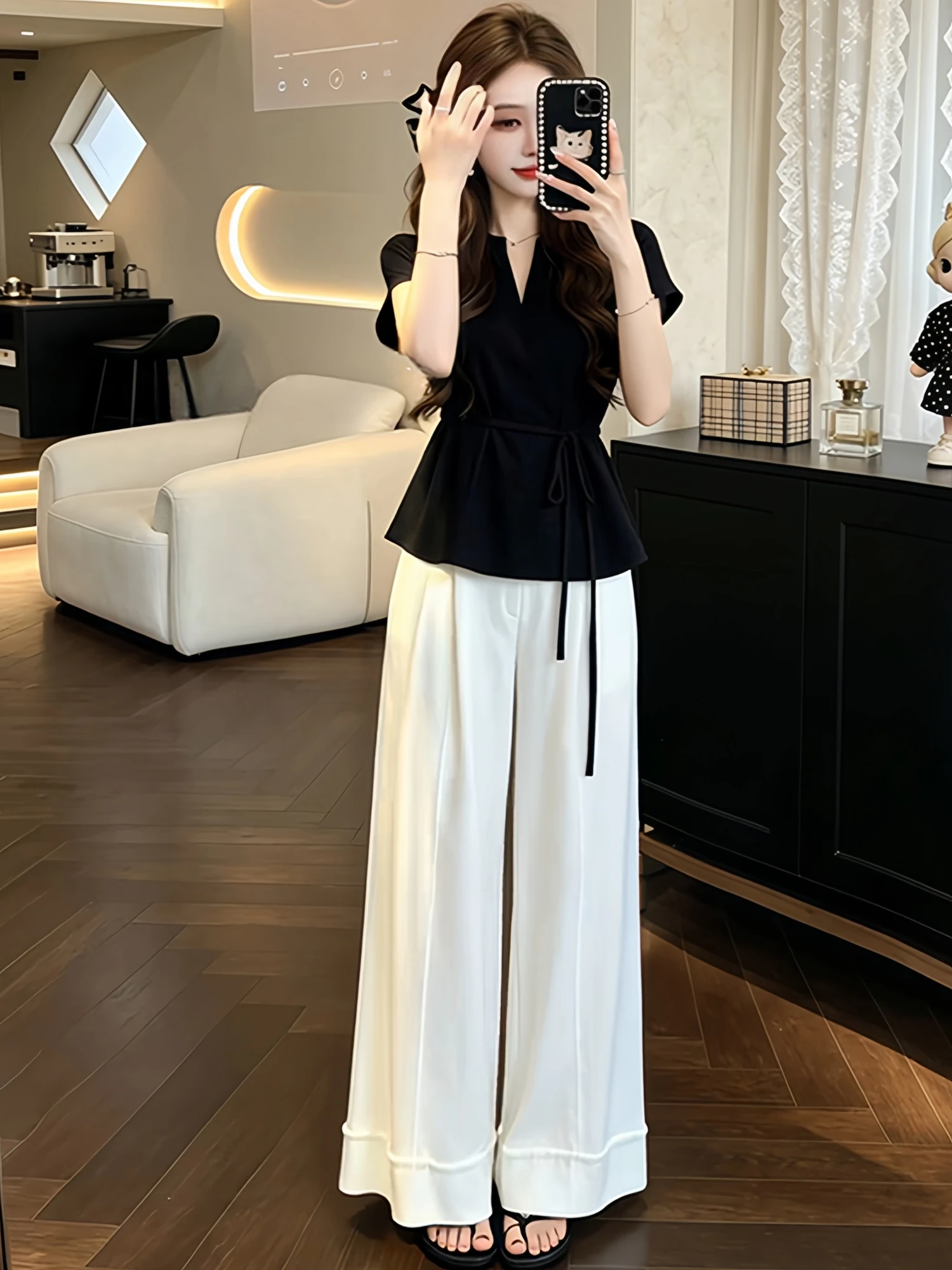 Korean Style Women's Summer 2026 New Black Short Sleeve T-Shirt Wide Leg Pants Two-Piece Set Casual Breathable Fashionable
Korean Style Women's Summer 2026 New Black Short Sleeve T-Shirt Wide Leg Pants Two-Piece Set Casual Breathable Fashionable