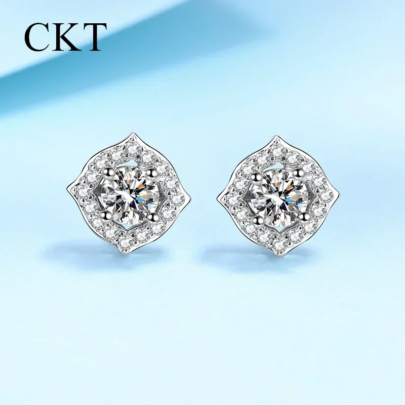 18K White Gold Platinum 1-2ct Moissanite Diamond Stud Earrings Pt950 Niche Temperament Earrings Sparkling Wedding Fine Jewelry
18K White Gold Platinum 1-2ct Moissanite Diamond Stud Earrings Pt950 Niche Temperament Earrings Sparkling Wedding Fine Jewelry