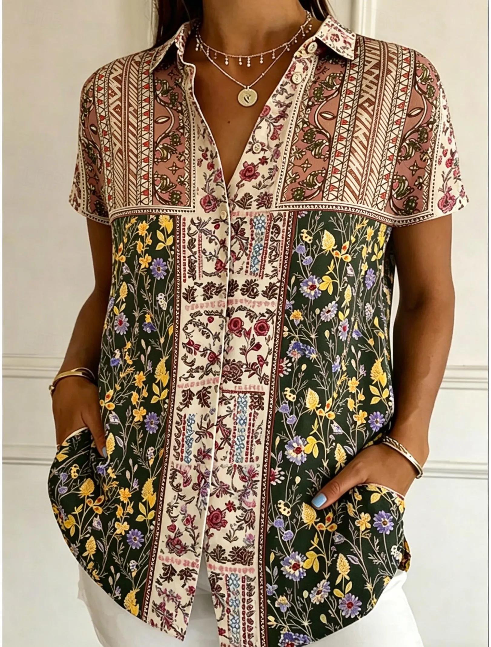 Women's Short Sleeve Lapel Boho Floral Patchwork Print Button-Up Shirt, Casual Tops for Spring Summer Daily & Holiday Wear
Women's Short Sleeve Lapel Boho Floral Patchwork Print Button-Up Shirt, Casual Tops for Spring Summer Daily & Holiday Wear