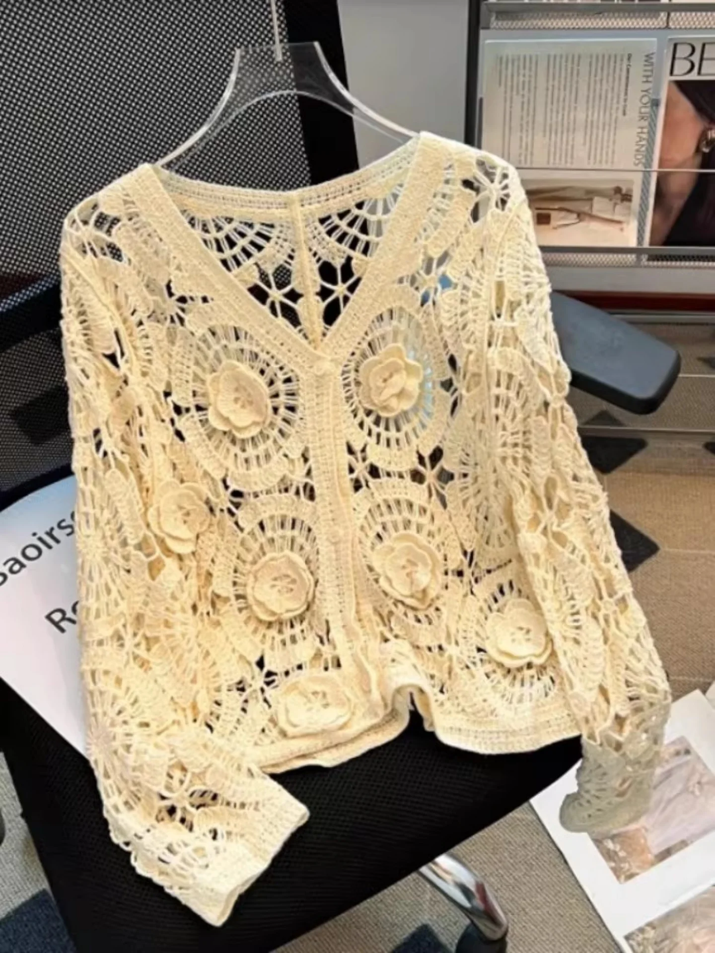 Вязаный свитер Ele с вырезами и 3D-цветочным дизайном для женщин больших размеров, модный топ для ранней весны
Вязаный свитер Ele с вырезами и 3D-цветочным дизайном для женщин больших размеров, модный топ для ранней весны