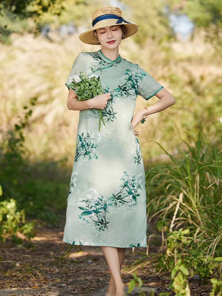 Elegant Summer Print Silk Dress Short Sleeve Side Slit Qipao Style Chinese Traditional Fashion Medium Waist Loose Fit
Elegant Summer Print Silk Dress Short Sleeve Side Slit Qipao Style Chinese Traditional Fashion Medium Waist Loose Fit