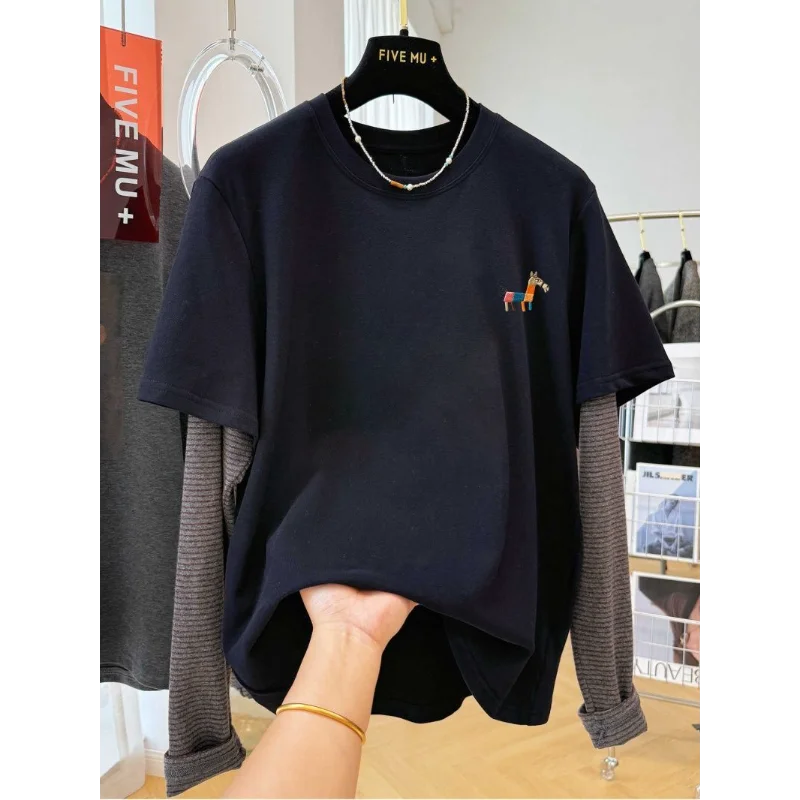 New Color-blocked Pony Print Loose Tops for Autumn Winter Women's Lazy Spliced sleeve T-shirts
New Color-blocked Pony Print Loose Tops for Autumn Winter Women's Lazy Spliced sleeve T-shirts