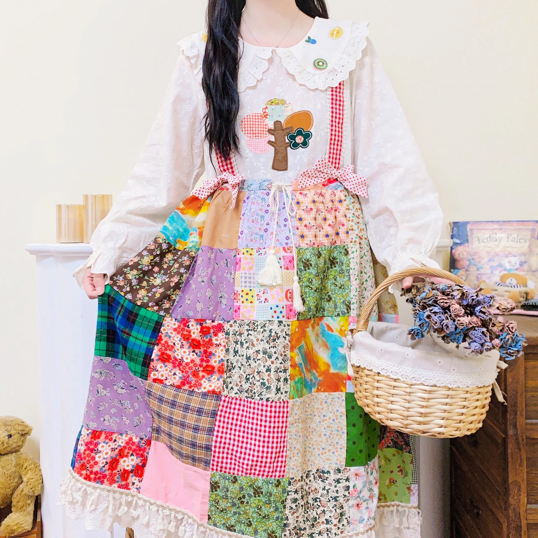 Women Patchwork Cotton Embroidery Lace Fringes Cottagecore Long Dress Vintage Retro Lolita Kawaii Harajuku Shabby Chic Dress
Women Patchwork Cotton Embroidery Lace Fringes Cottagecore Long Dress Vintage Retro Lolita Kawaii Harajuku Shabby Chic Dress