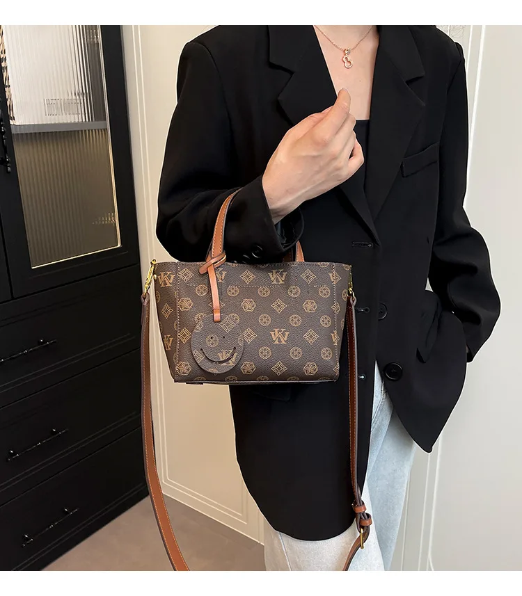 2025 New Retro Print Crossbody Bag for Women - Luxury Shoulder Bag, Lightweight & Stylish, Versatile for Daily Use
2025 New Retro Print Crossbody Bag for Women - Luxury Shoulder Bag, Lightweight & Stylish, Versatile for Daily Use