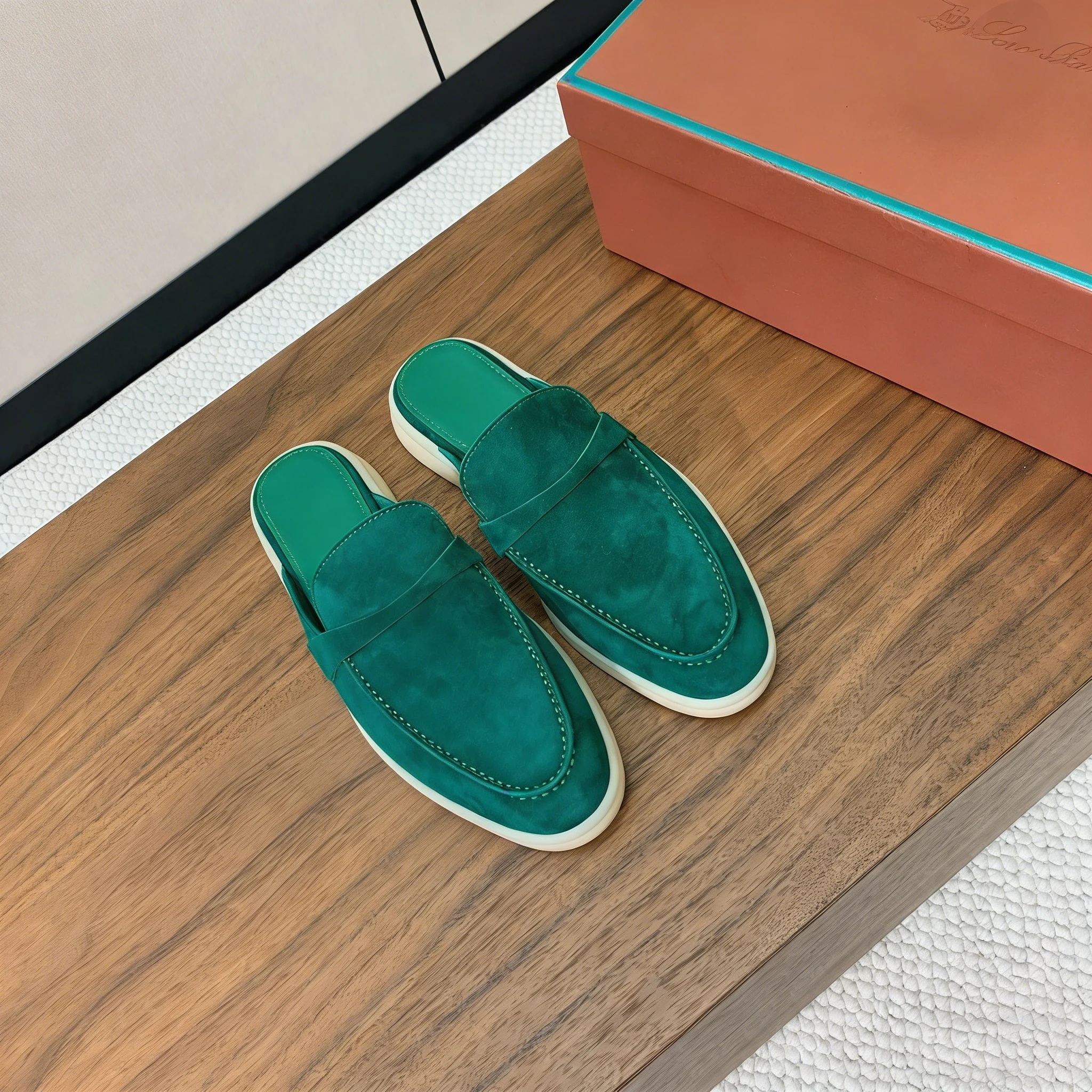 High-End Fashionable Sheepskin Comfortable Unisex Casual Shoes Stylish Leather Footwear for Men And Women
High-End Fashionable Sheepskin Comfortable Unisex Casual Shoes Stylish Leather Footwear for Men And Women