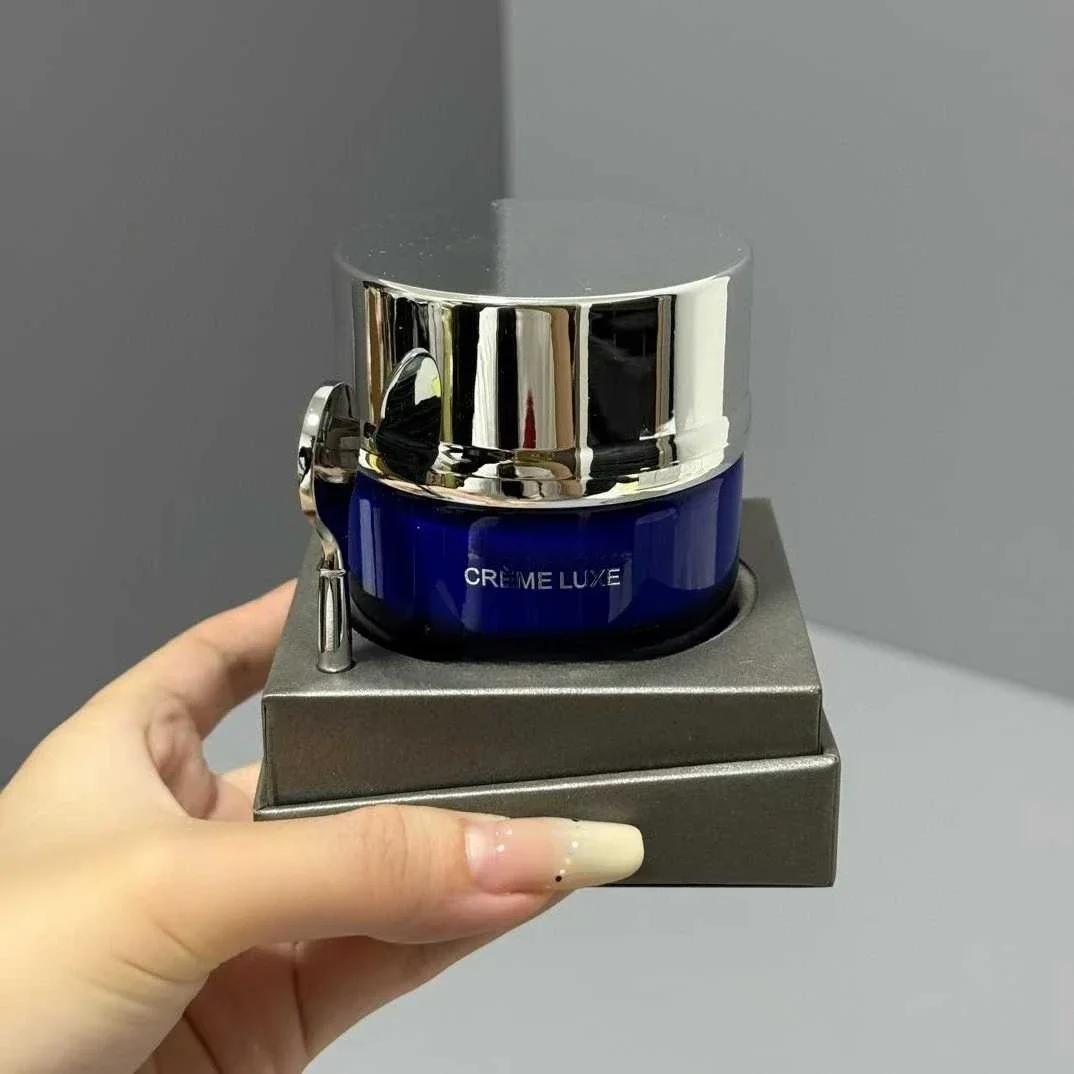 Cosmetics Makeup Faced Cream 50ML
Cosmetics Makeup Faced Cream 50ML