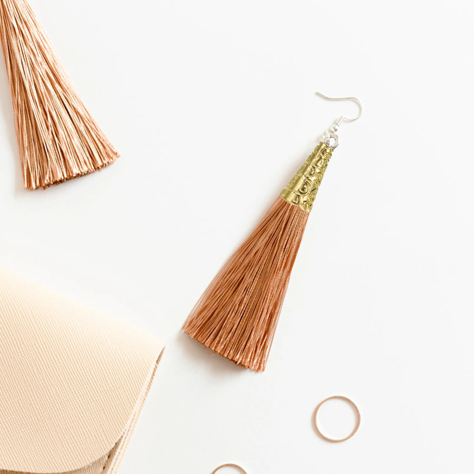 100pcs Tassel End Caps Alloy DIY Jewelry Making Cord Accessories Earings Pendant Fringe Classic Color Safe Practical
100pcs Tassel End Caps Alloy DIY Jewelry Making Cord Accessories Earings Pendant Fringe Classic Color Safe Practical
