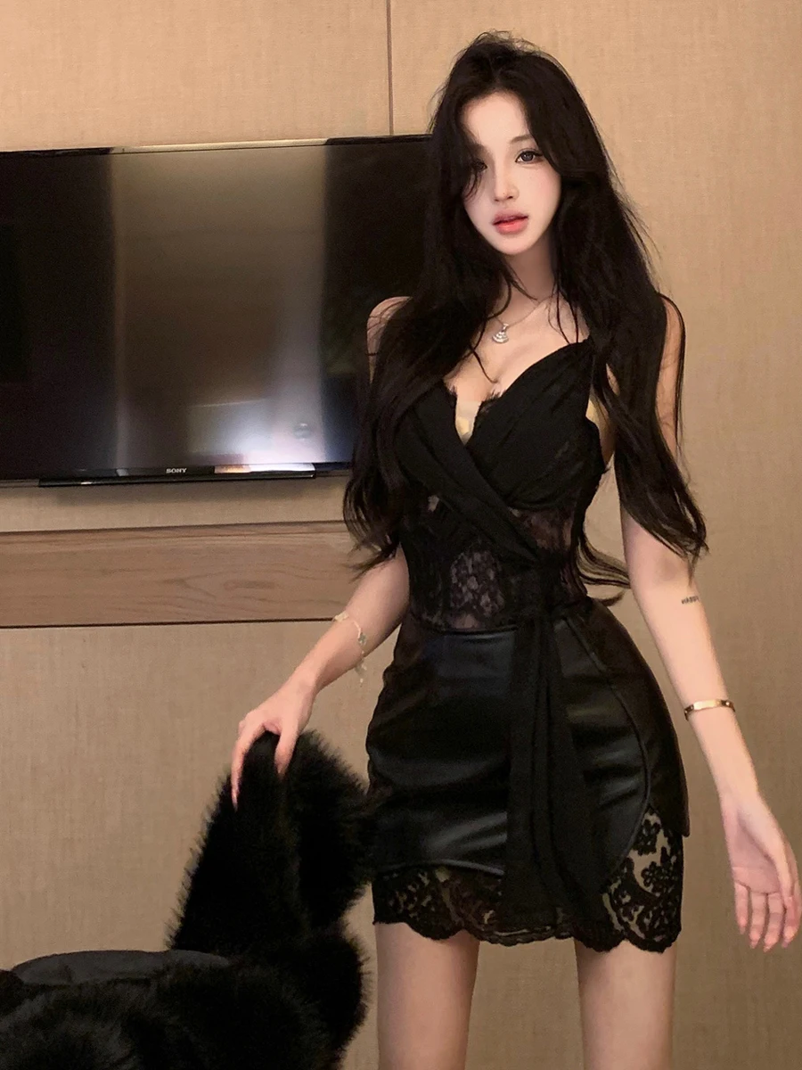 Sexy Lace Splice V-Neck Low-Bust Strap Top And Bodycon Skirt Two-Piece Set Short Fashionable Women's Outfit Autumn Wear
Sexy Lace Splice V-Neck Low-Bust Strap Top And Bodycon Skirt Two-Piece Set Short Fashionable Women's Outfit Autumn Wear