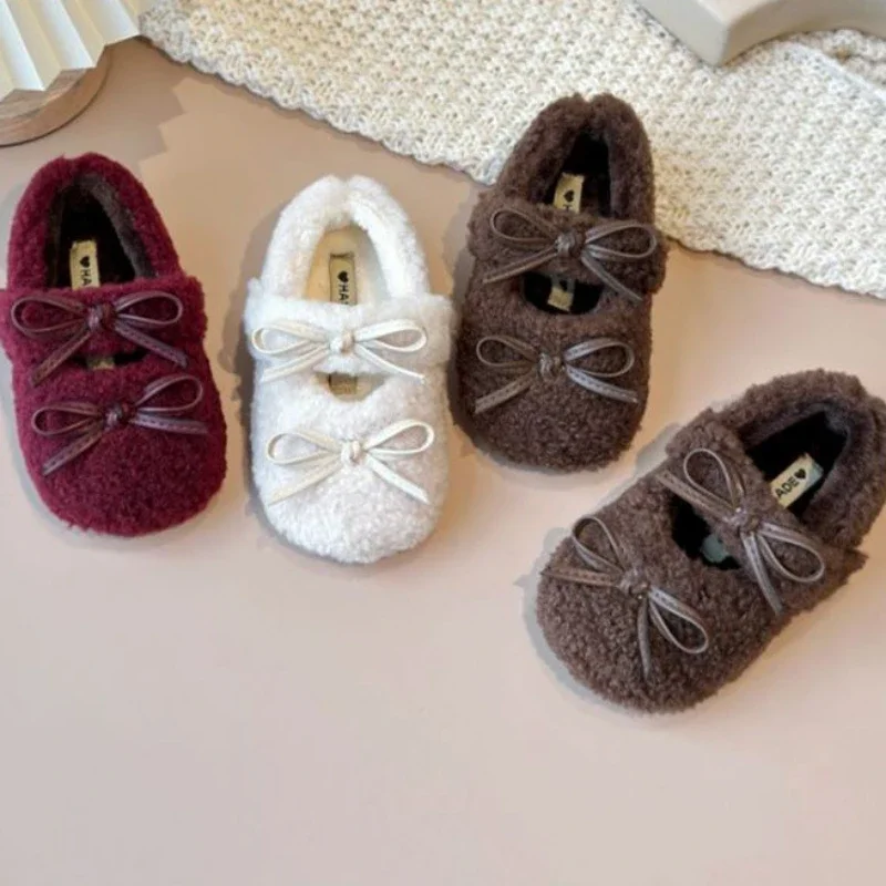 Girls Moccasin with Double Bows Kids Princess Shoes Round Toe 2024 New Fashion Children Flat Shoes Soft Sole Suede for Winter
Girls Moccasin with Double Bows Kids Princess Shoes Round Toe 2024 New Fashion Children Flat Shoes Soft Sole Suede for Winter