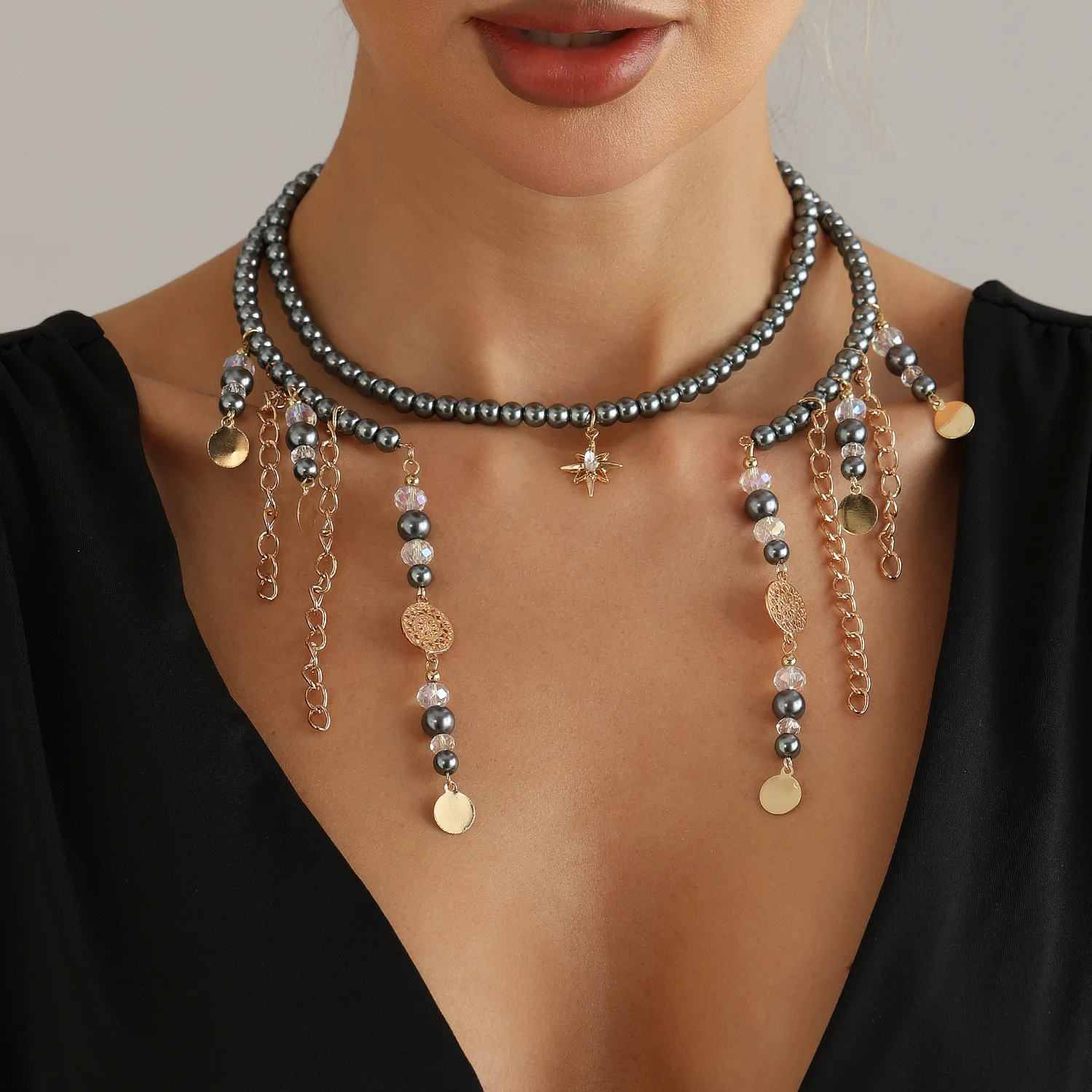 Light Luxury Style Retro Multi-Layered Tassel Beaded Necklace for Women, Bohemian Style Round Pendant Black Bead Choker
Light Luxury Style Retro Multi-Layered Tassel Beaded Necklace for Women, Bohemian Style Round Pendant Black Bead Choker