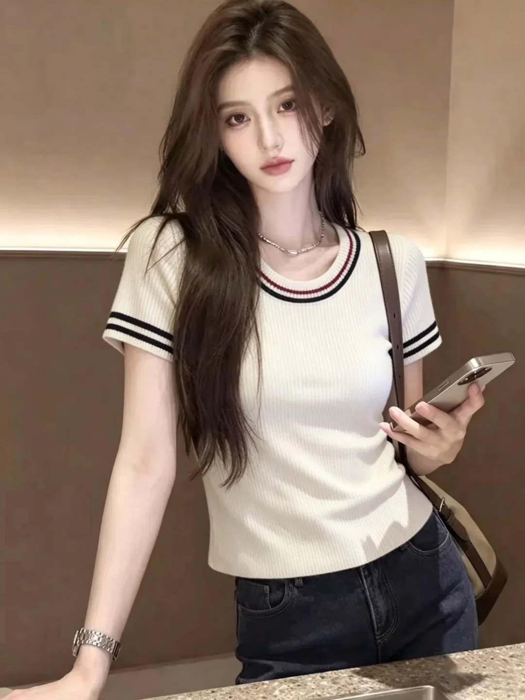 Fashionable Knitted Short Sleeve round Neck T-Shirt Women's Summer New Design Color Block Dongda Gate Style Commute Straight Cut
Fashionable Knitted Short Sleeve round Neck T-Shirt Women's Summer New Design Color Block Dongda Gate Style Commute Straight Cut