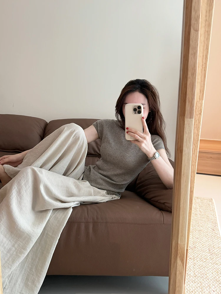 Simple Elegant Sweet Two-Piece Set Summer New Korean Version Pure Color Short Sleeve Wide Leg Pants High Waist Long Pants
Simple Elegant Sweet Two-Piece Set Summer New Korean Version Pure Color Short Sleeve Wide Leg Pants High Waist Long Pants