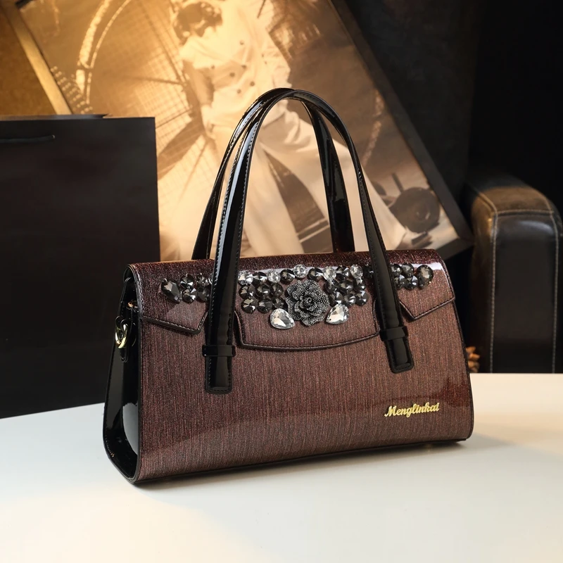 High end 2024 New Fashionable Lacquer Leather Large Bag for Middle aged Mom's Bag, Crossbody Handbag, Versatile Women's Bag
High end 2024 New Fashionable Lacquer Leather Large Bag for Middle aged Mom's Bag, Crossbody Handbag, Versatile Women's Bag