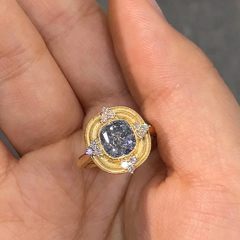 Vintage Fashion Blue Crystal Geometric Adjustable Ring for Women Luxury Stainless Steel Jewelry Ring Anniversary Gift 
Vintage Fashion Blue Crystal Geometric Adjustable Ring for Women Luxury Stainless Steel Jewelry Ring Anniversary Gift